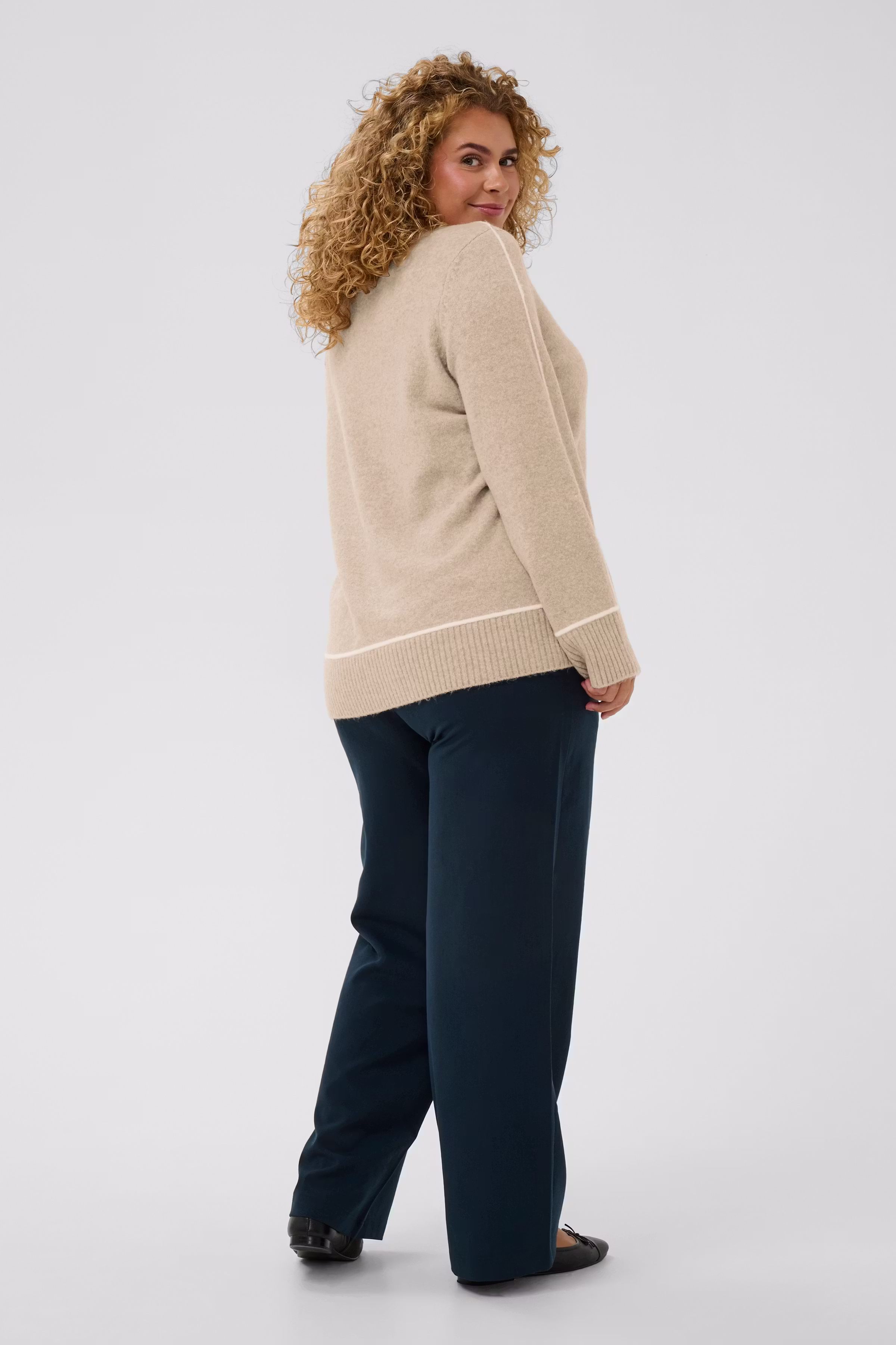 KCjina Pullover LOOKBOOK BACK 10583935-1513051