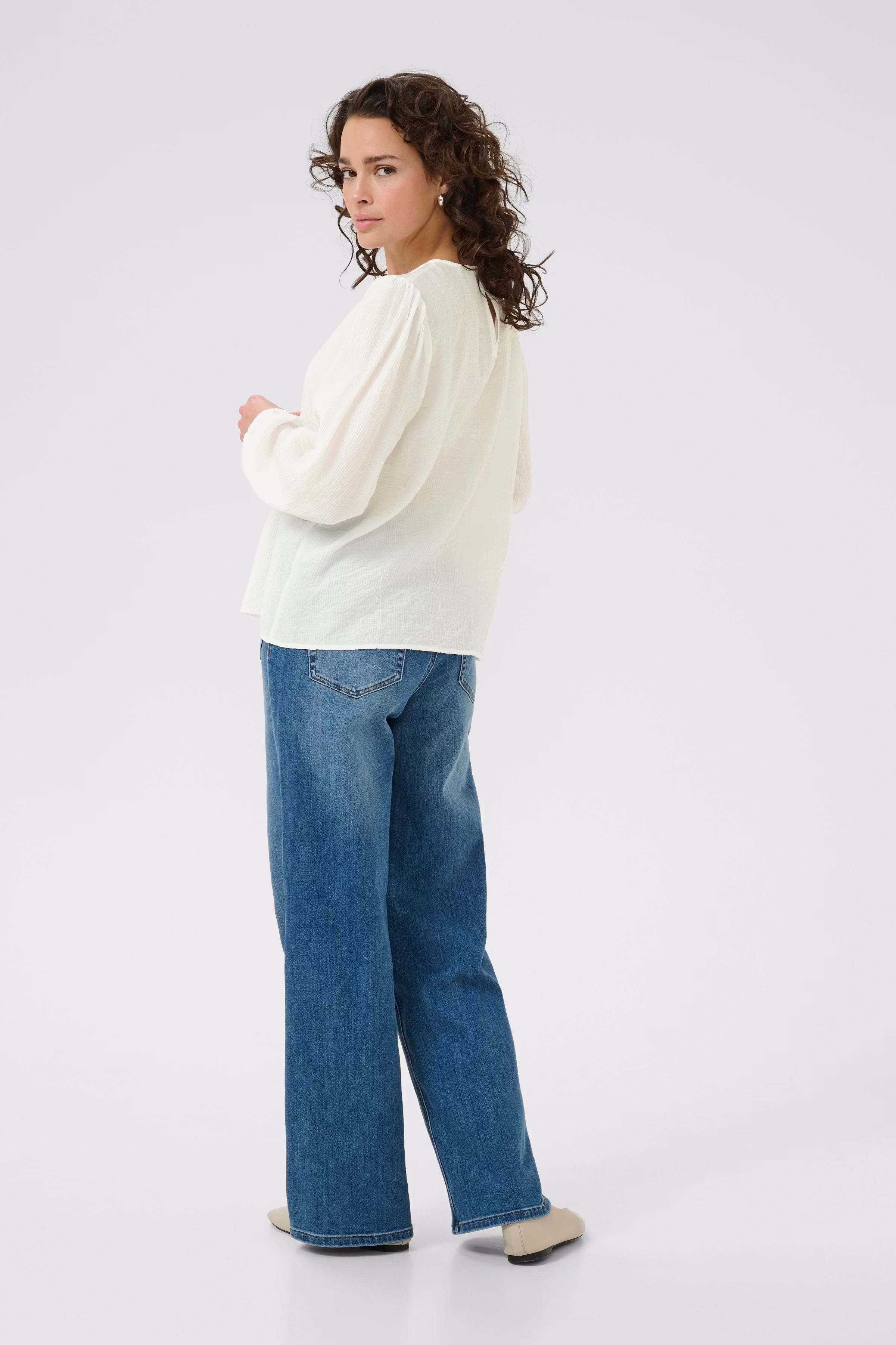 KAvivy Blouse LOOKBOOK BACK 10510698-110602