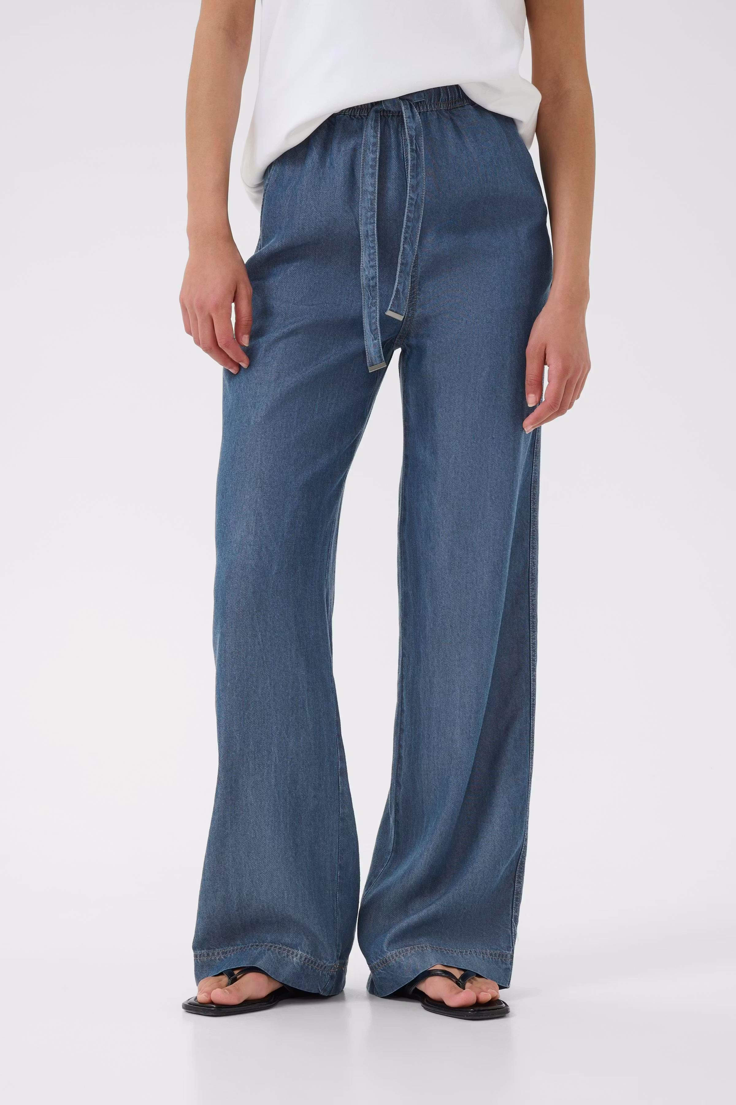 PhilipaIW Hose LOOKBOOK FRONT 30109178-301979