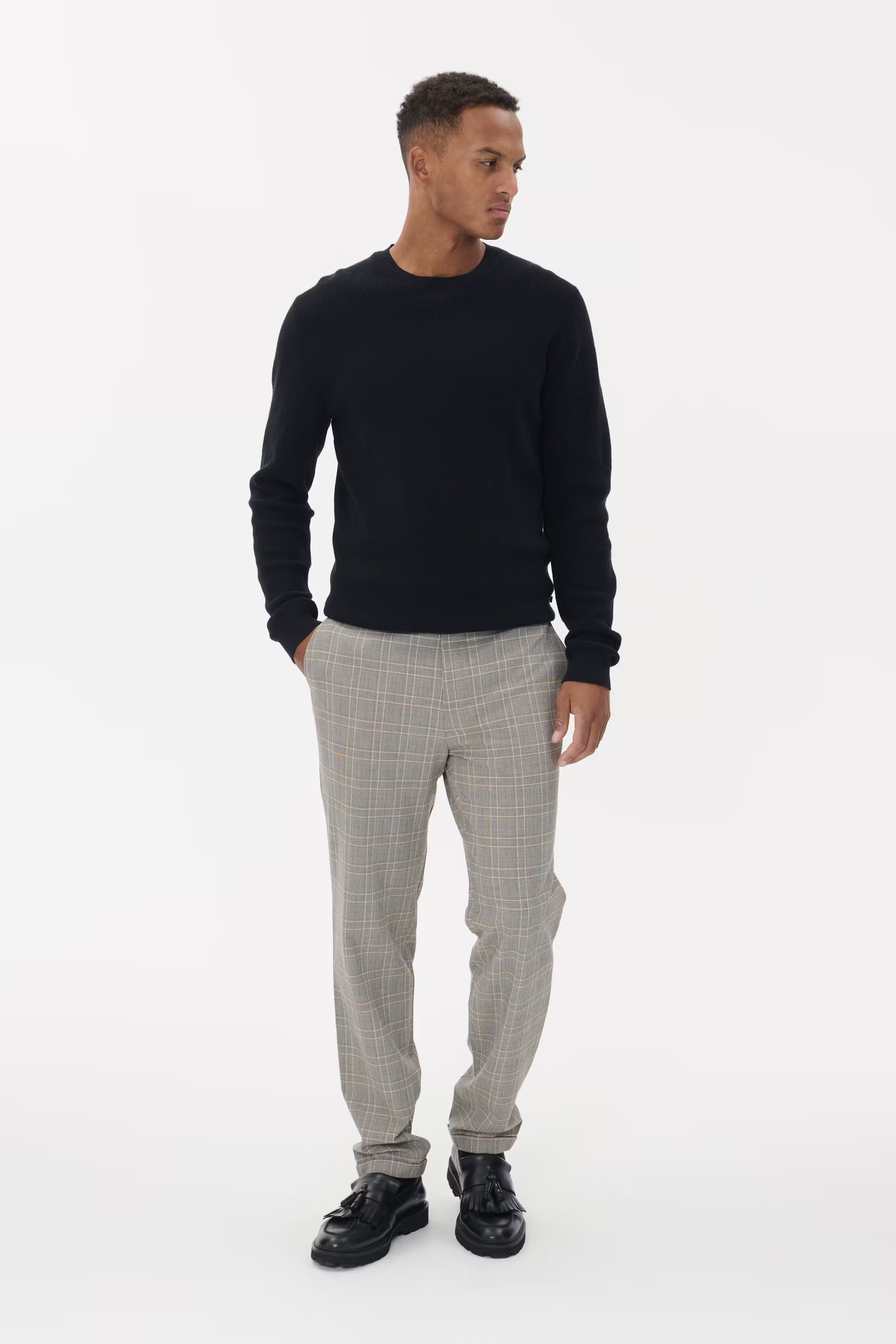 MAliam Bukser LOOKBOOK FRONT 30207329-190808