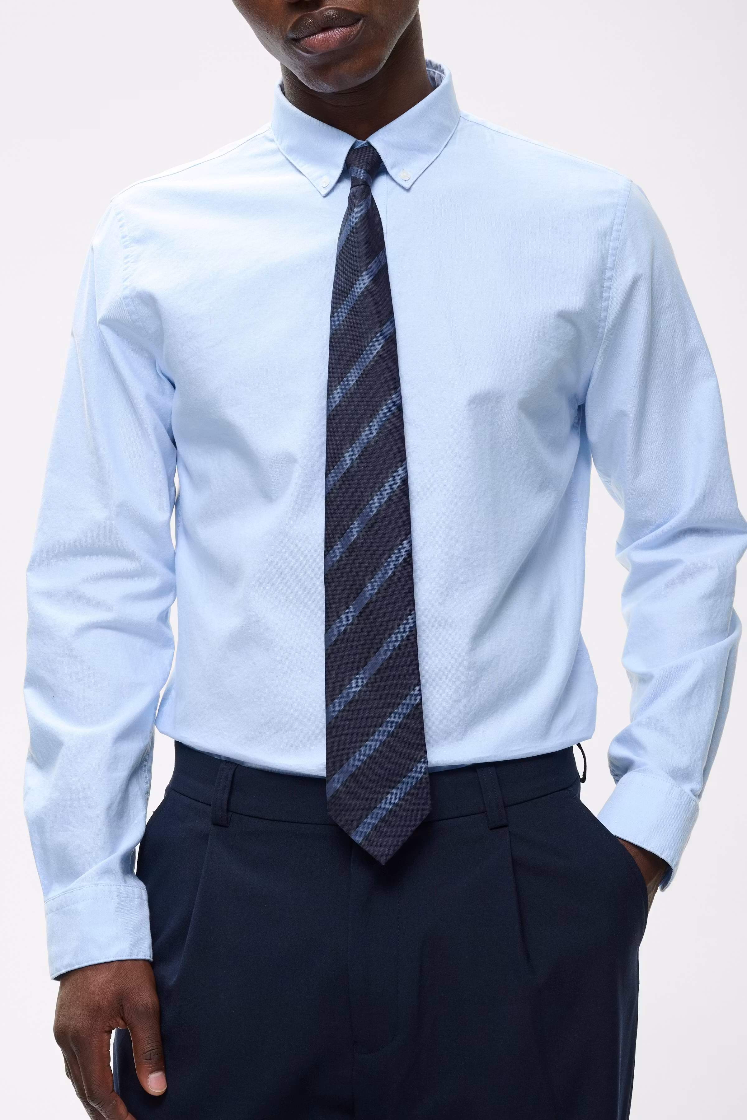 MAtie Tie LOOKBOOK DETAIL 30208732-194023