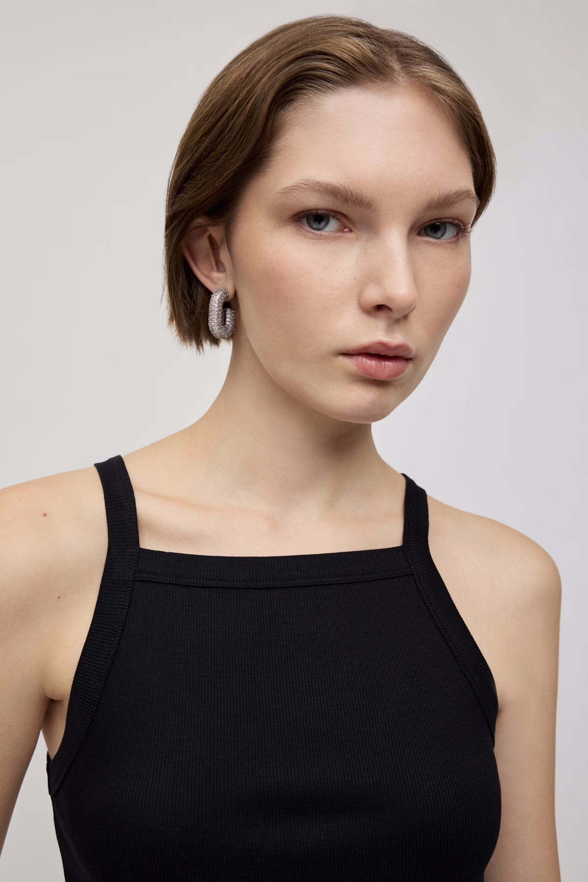 KLARA TOP LOOKBOOK FRONT 30600548-BK999