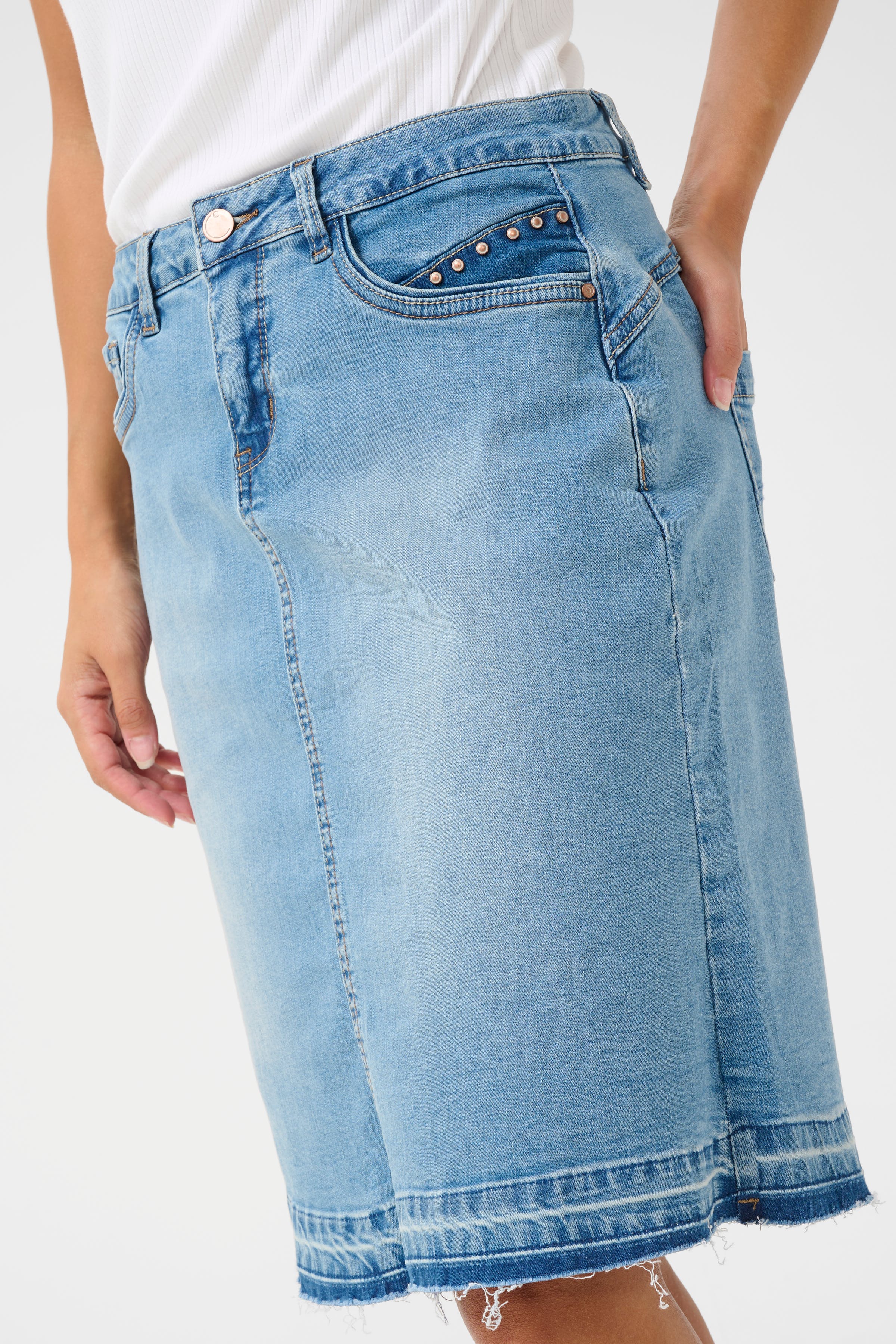 CRPatch Jupe LOOKBOOK DETAIL 10614085-100938