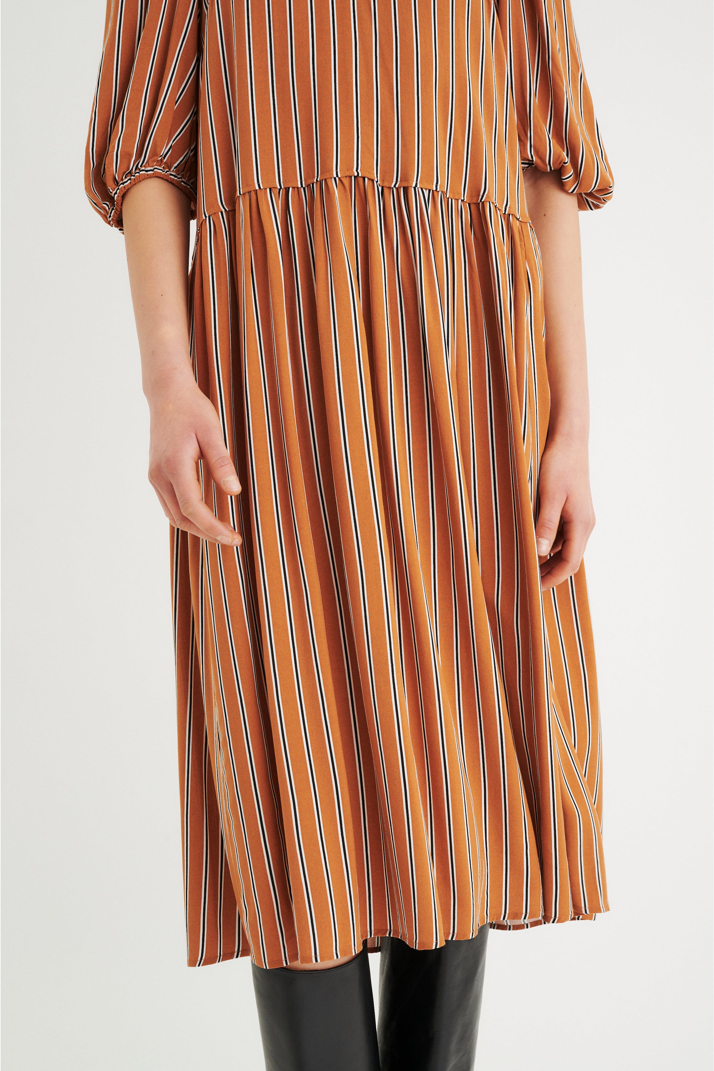 ViksaIW Long Kjole LOOKBOOK FRONT 30106454-300821