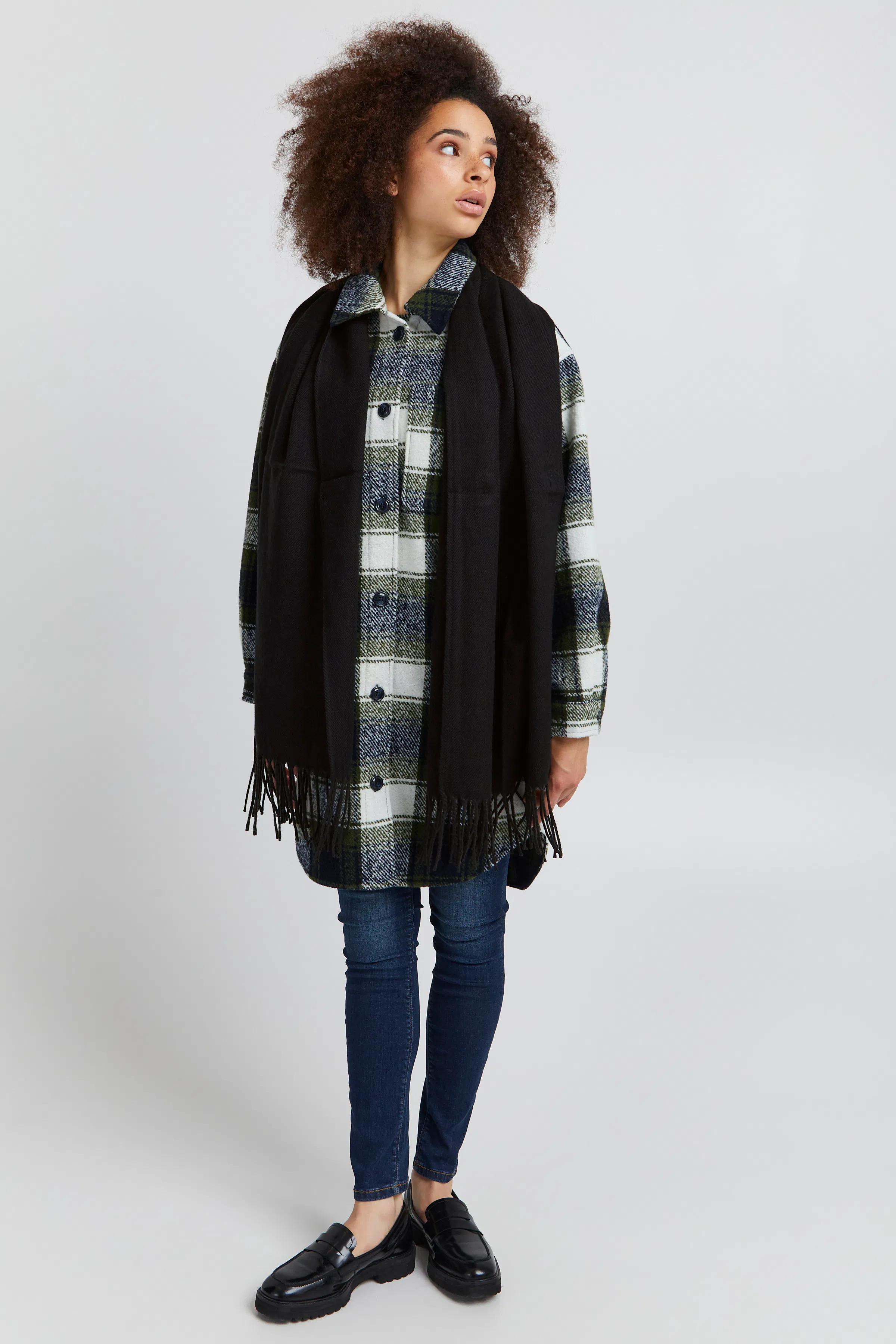 Scarf LOOKBOOK FRONT 20117214-194008