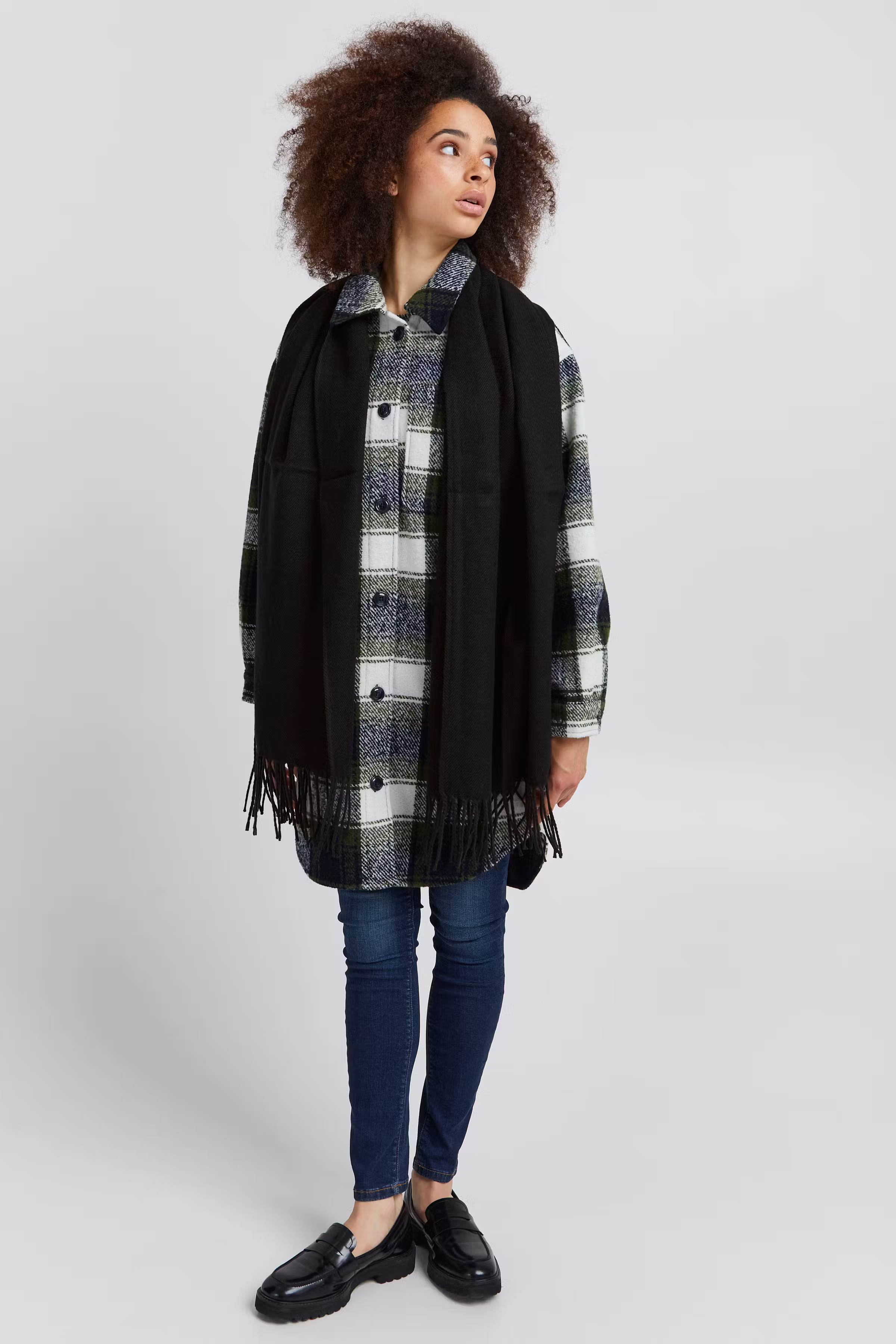 Scarf LOOKBOOK FRONT 20117214-194008