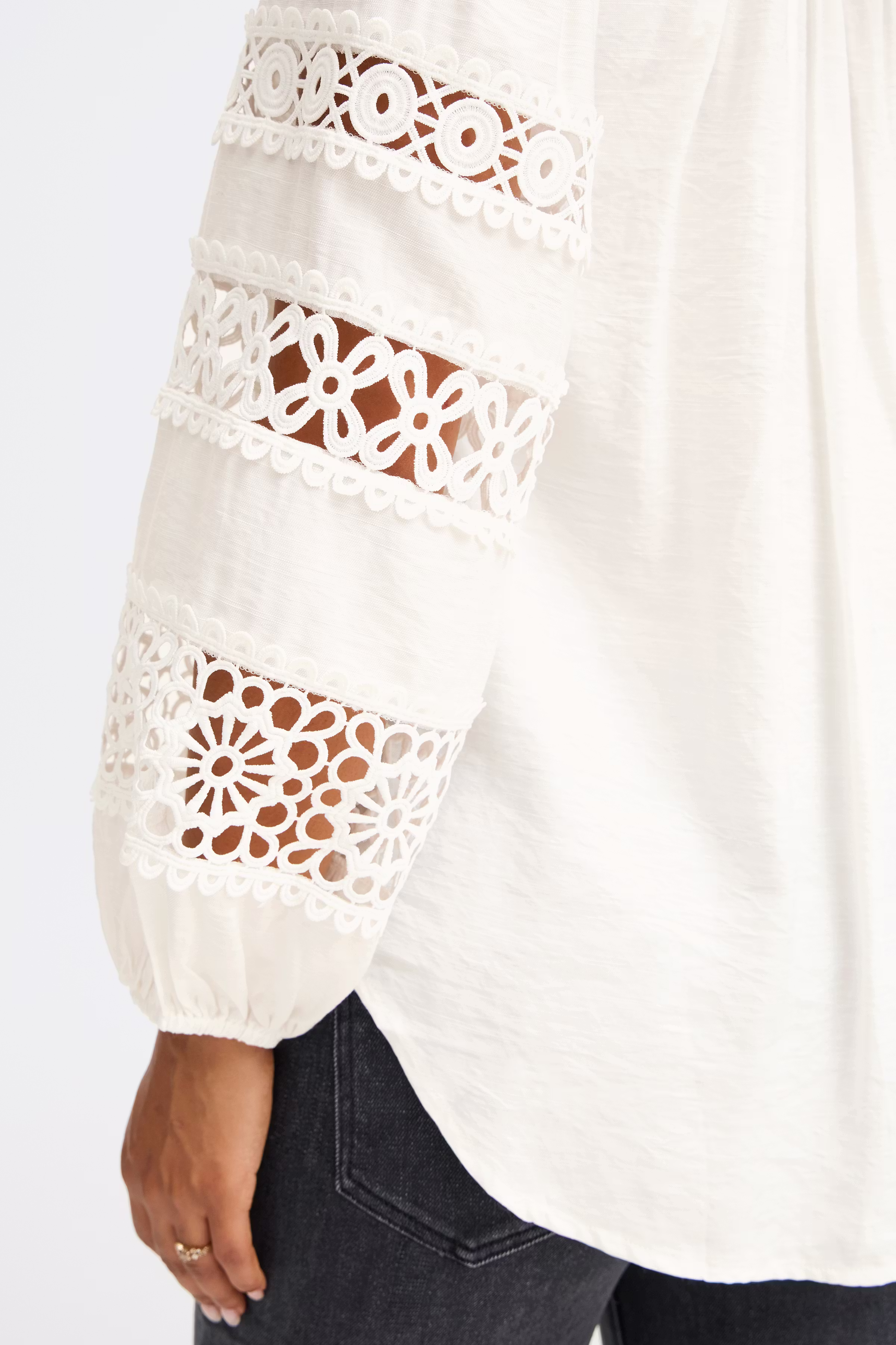 SBBISOU Blouse LOOKBOOK DETAIL 22100826-110105