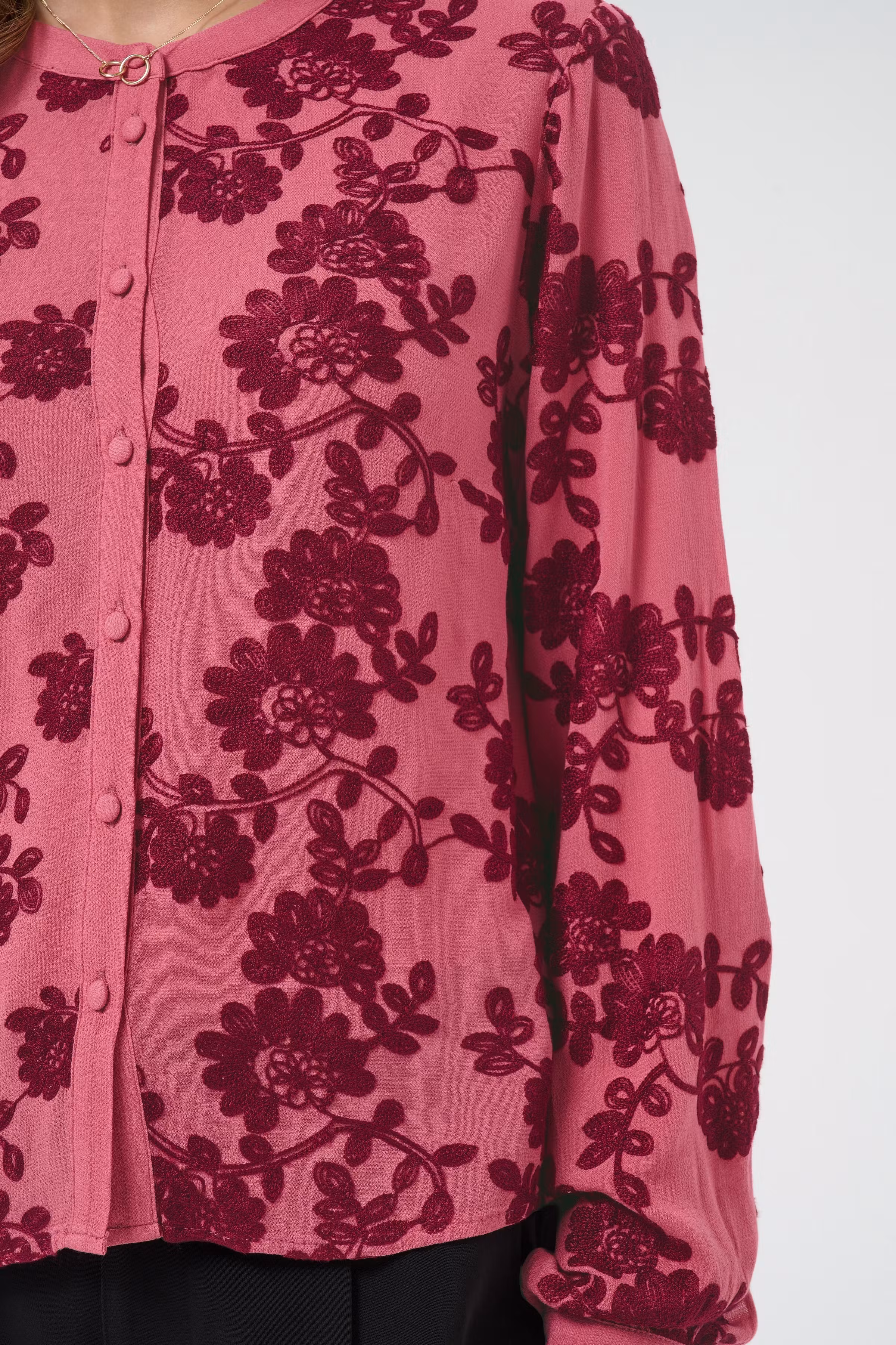 CRRuby Blouse LOOKBOOK DETAIL 10615333-109957