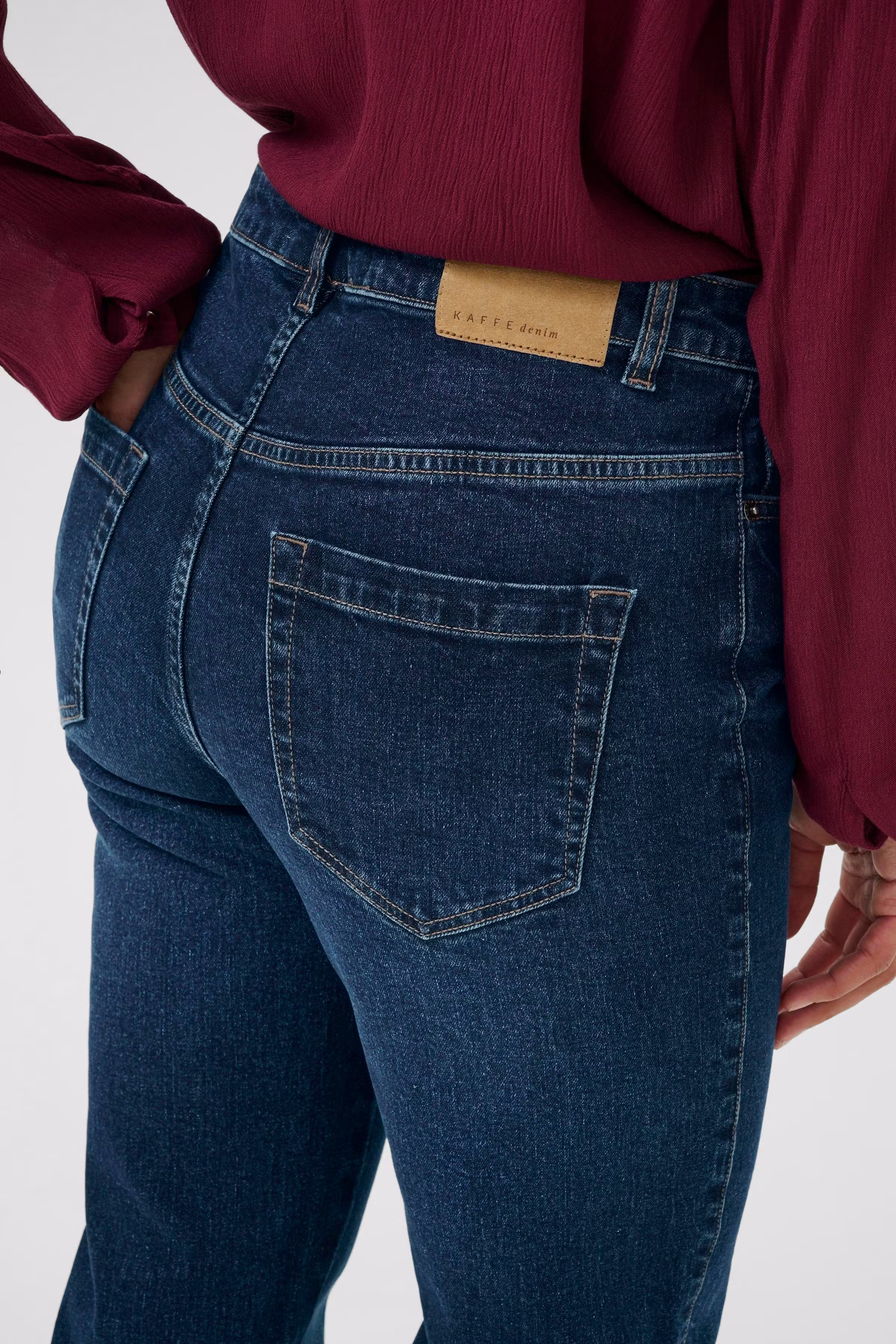 KAmaris Jeans LOOKBOOK DETAIL 10510727-100316