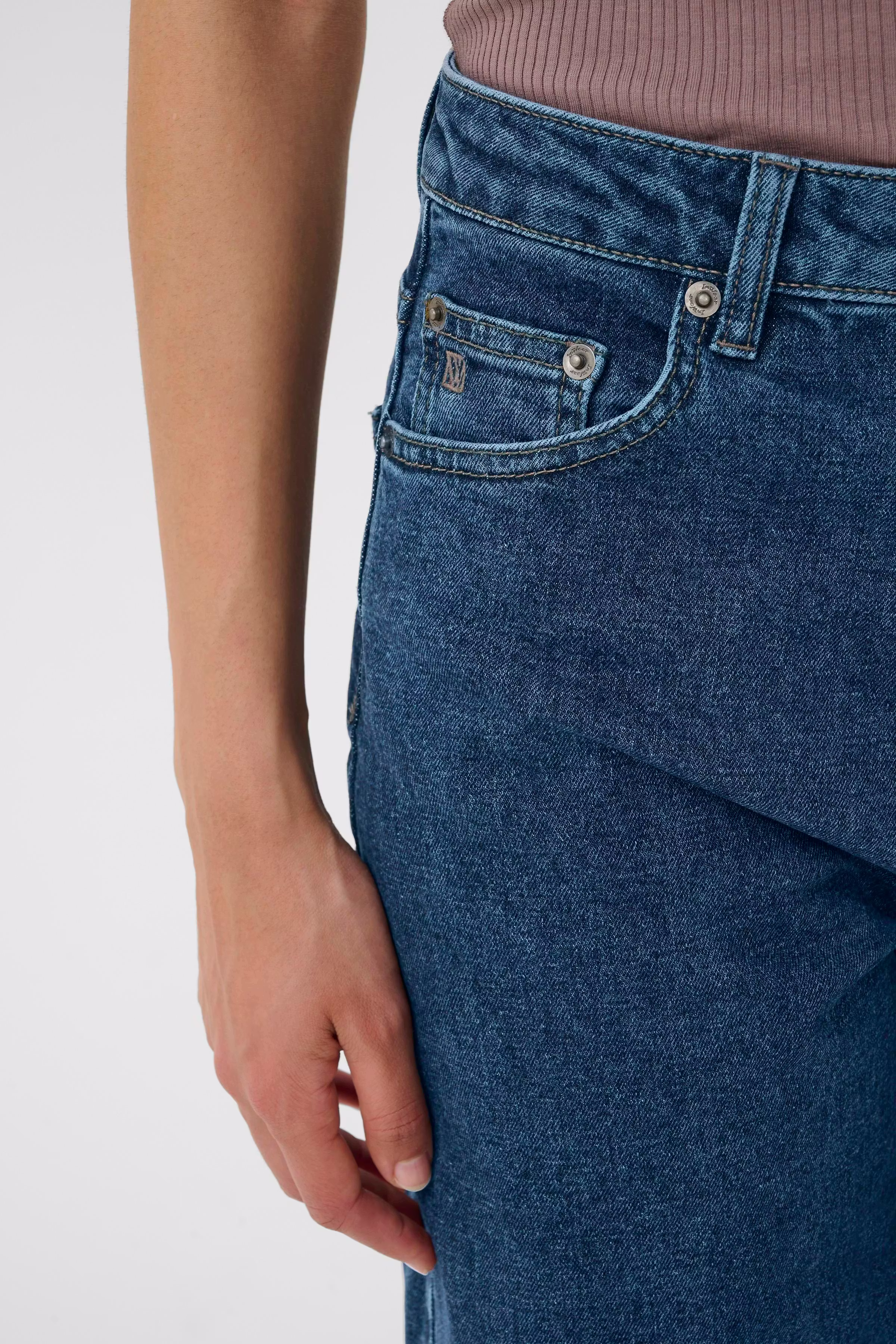 PheifferIW Barrel Jeans LOOKBOOK DETAIL 30109169-303349