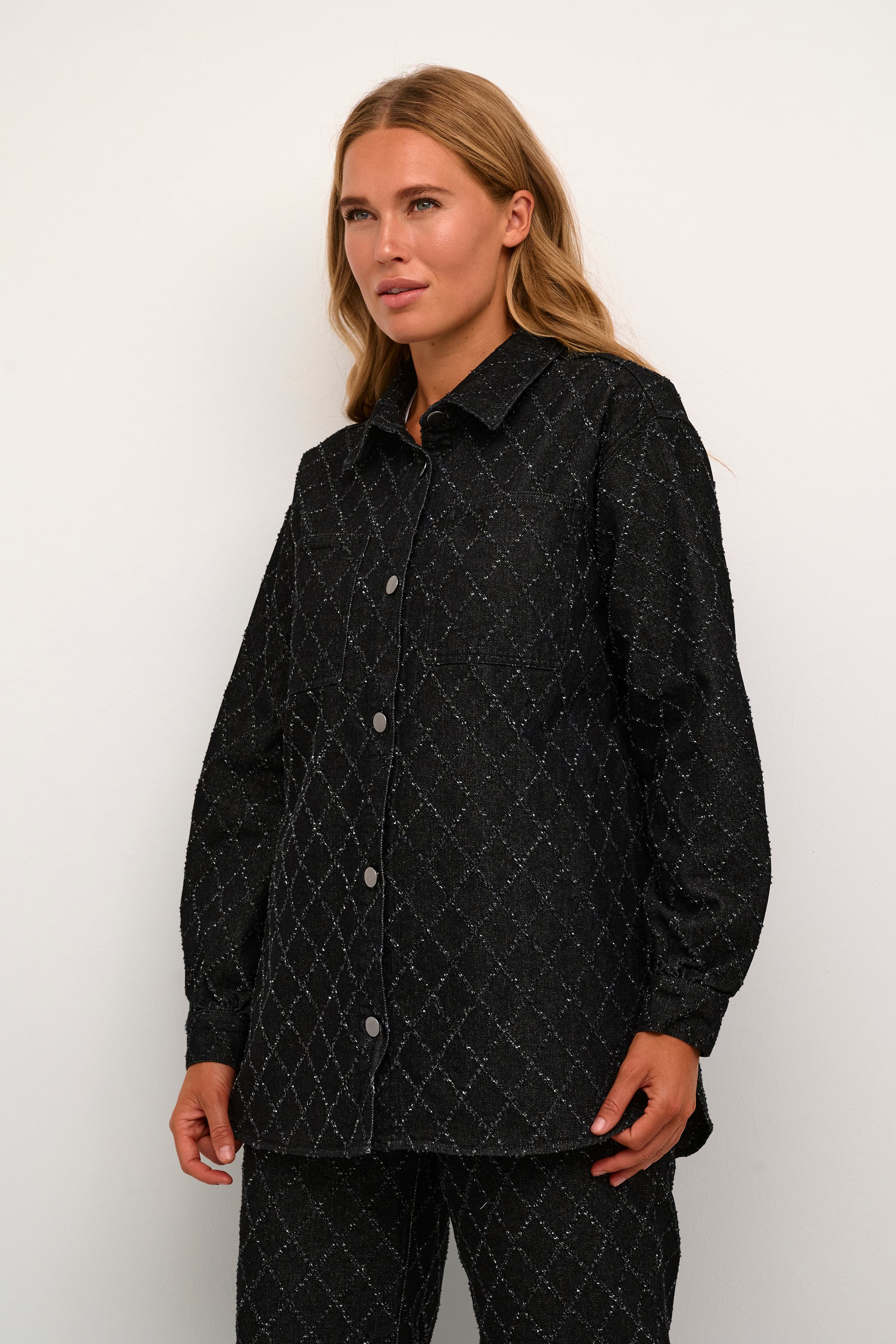 KAolivia Skjorte LOOKBOOK FRONT 10508392-103161