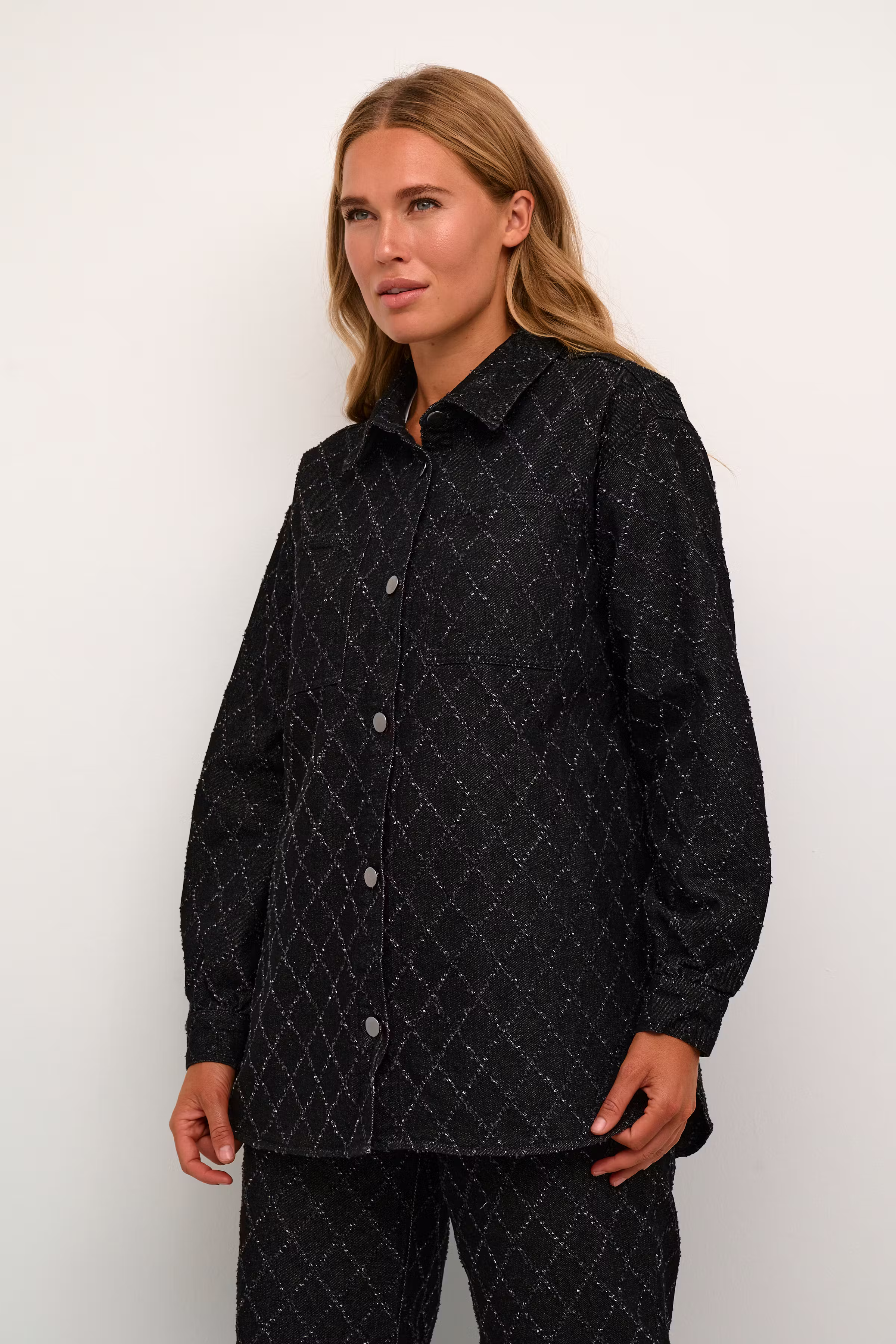 KAolivia Skjorte LOOKBOOK FRONT 10508392-103161