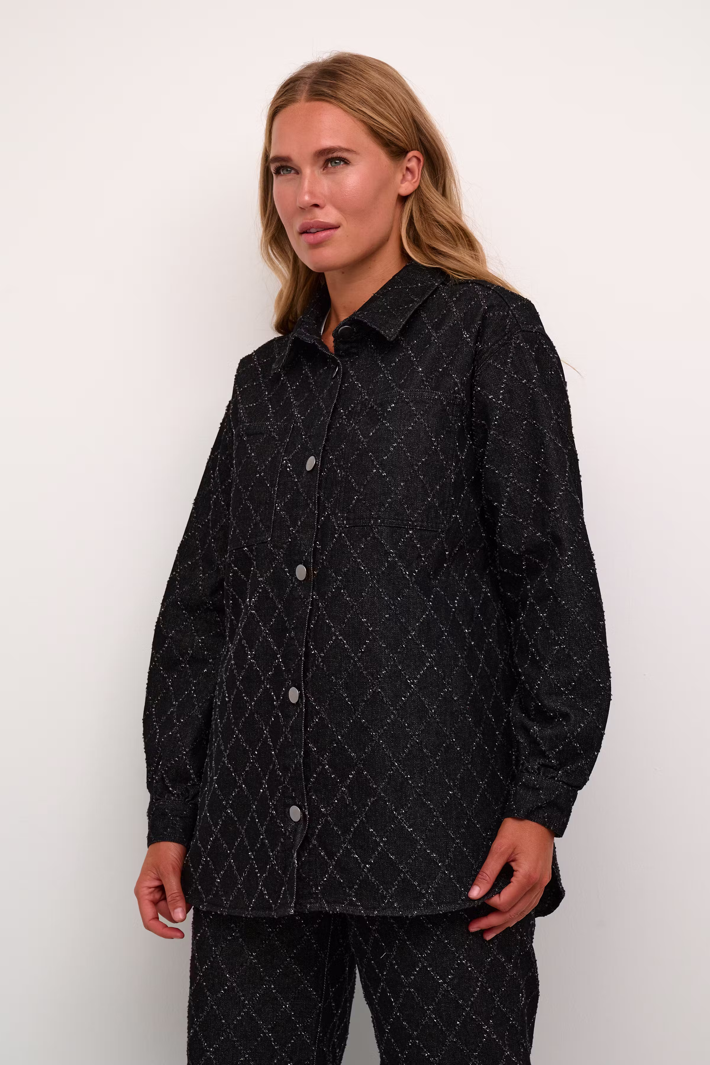 KAolivia Skjorte LOOKBOOK FRONT 10508392-103161