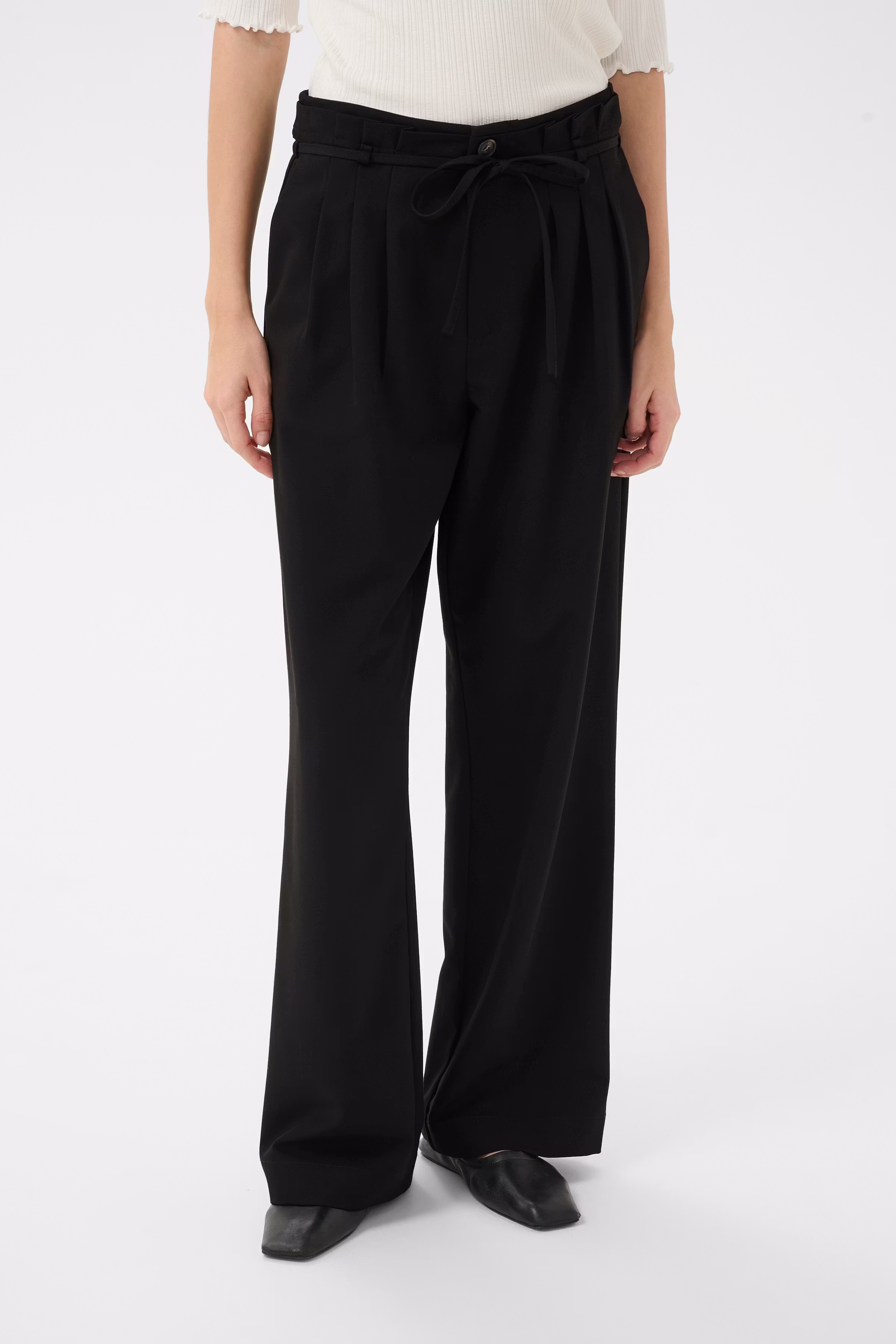 KBRo Trousers LOOKBOOK FRONT 10105736-194008