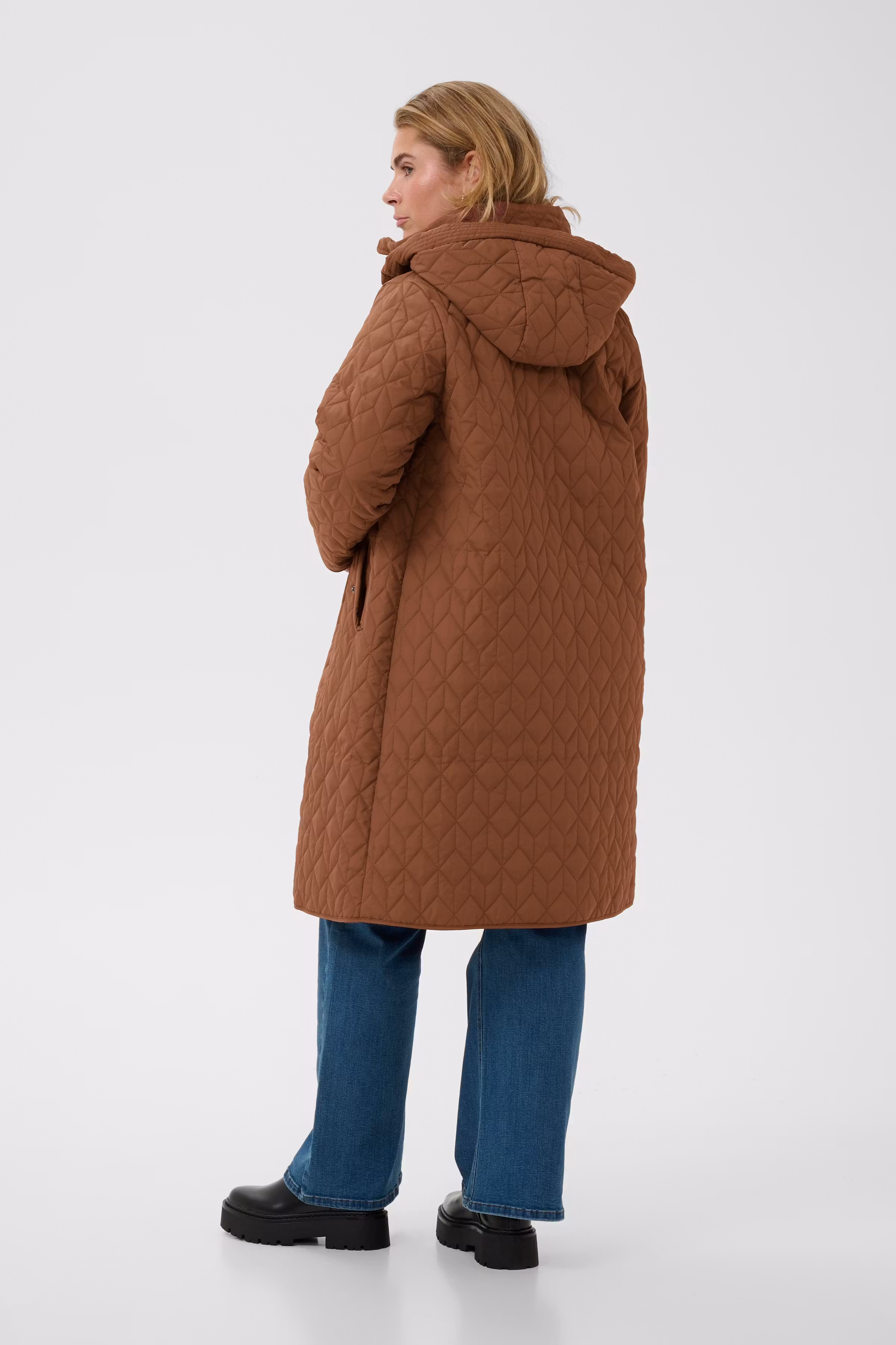 KCleina Outerwear LOOKBOOK BACK 10583971-191230