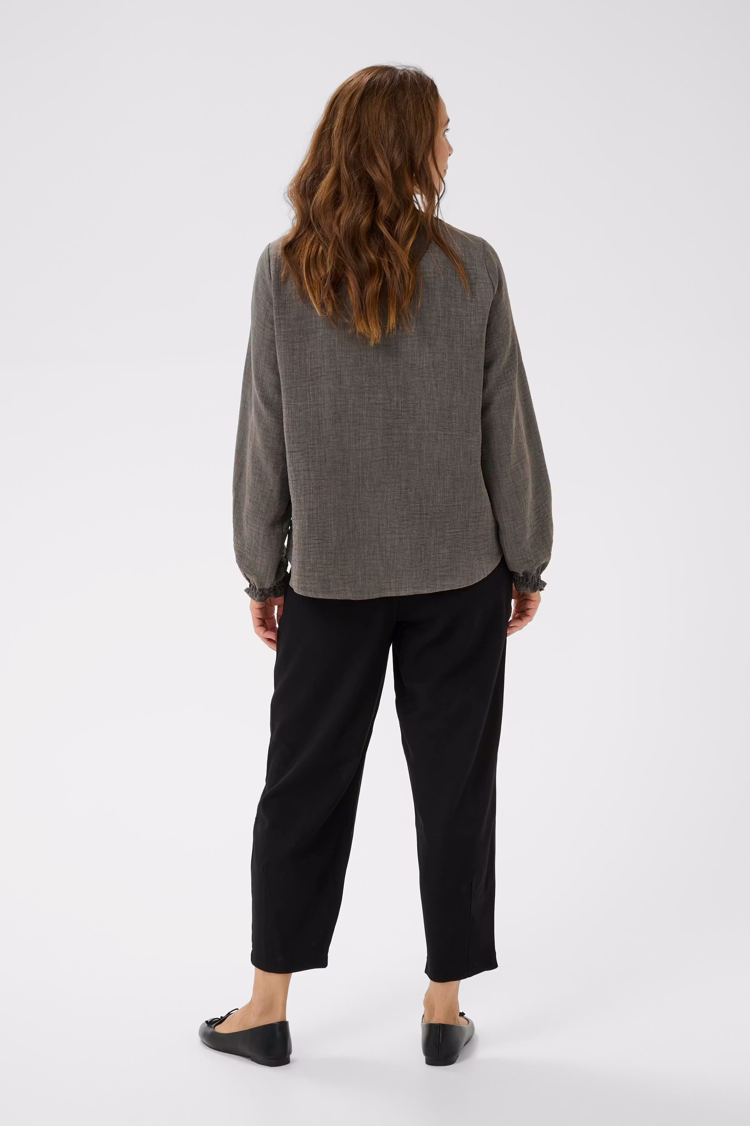 BPoda Blouse LOOKBOOK BACK 40200075-100125