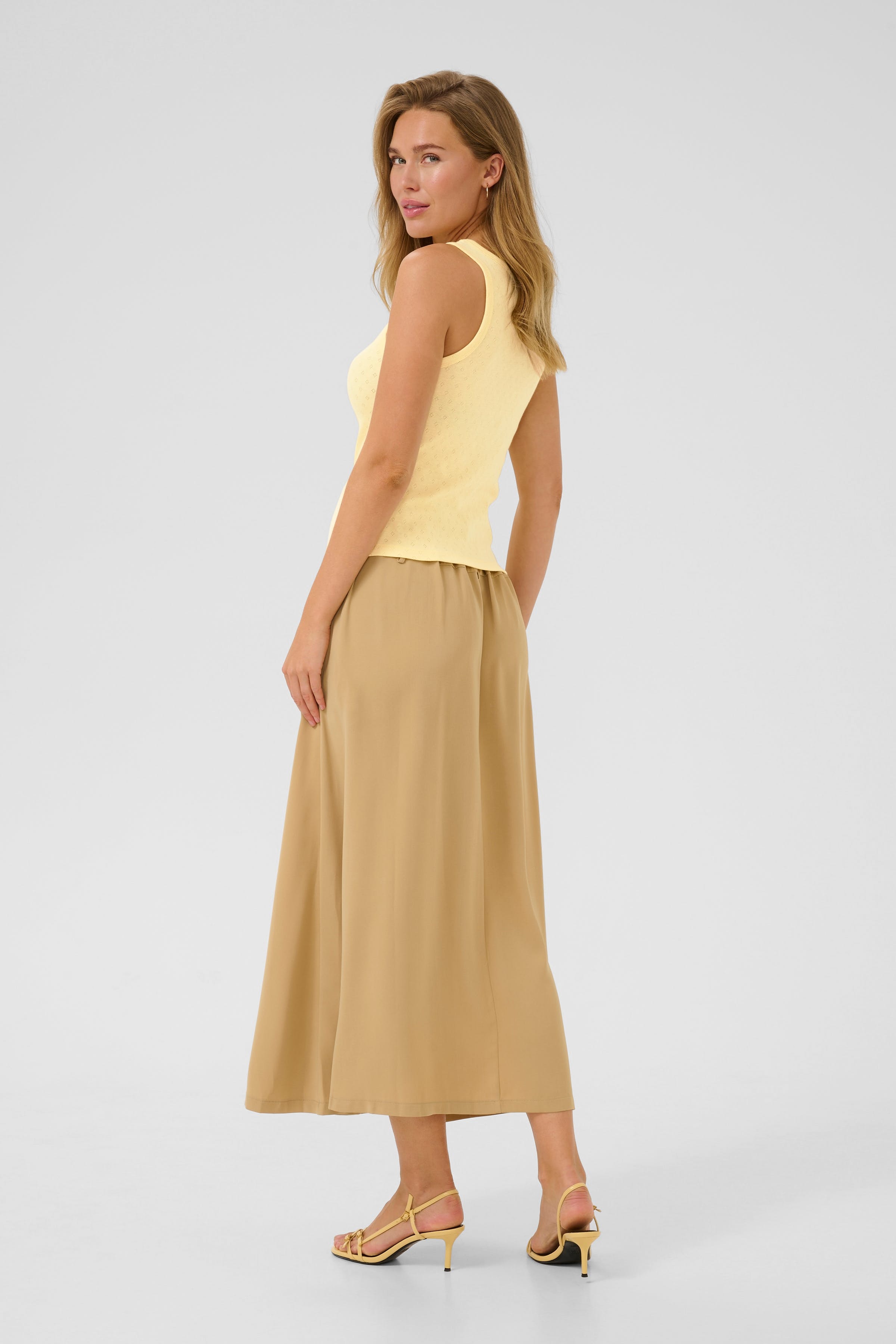 KAelia Top LOOKBOOK BACK 10509972-130922