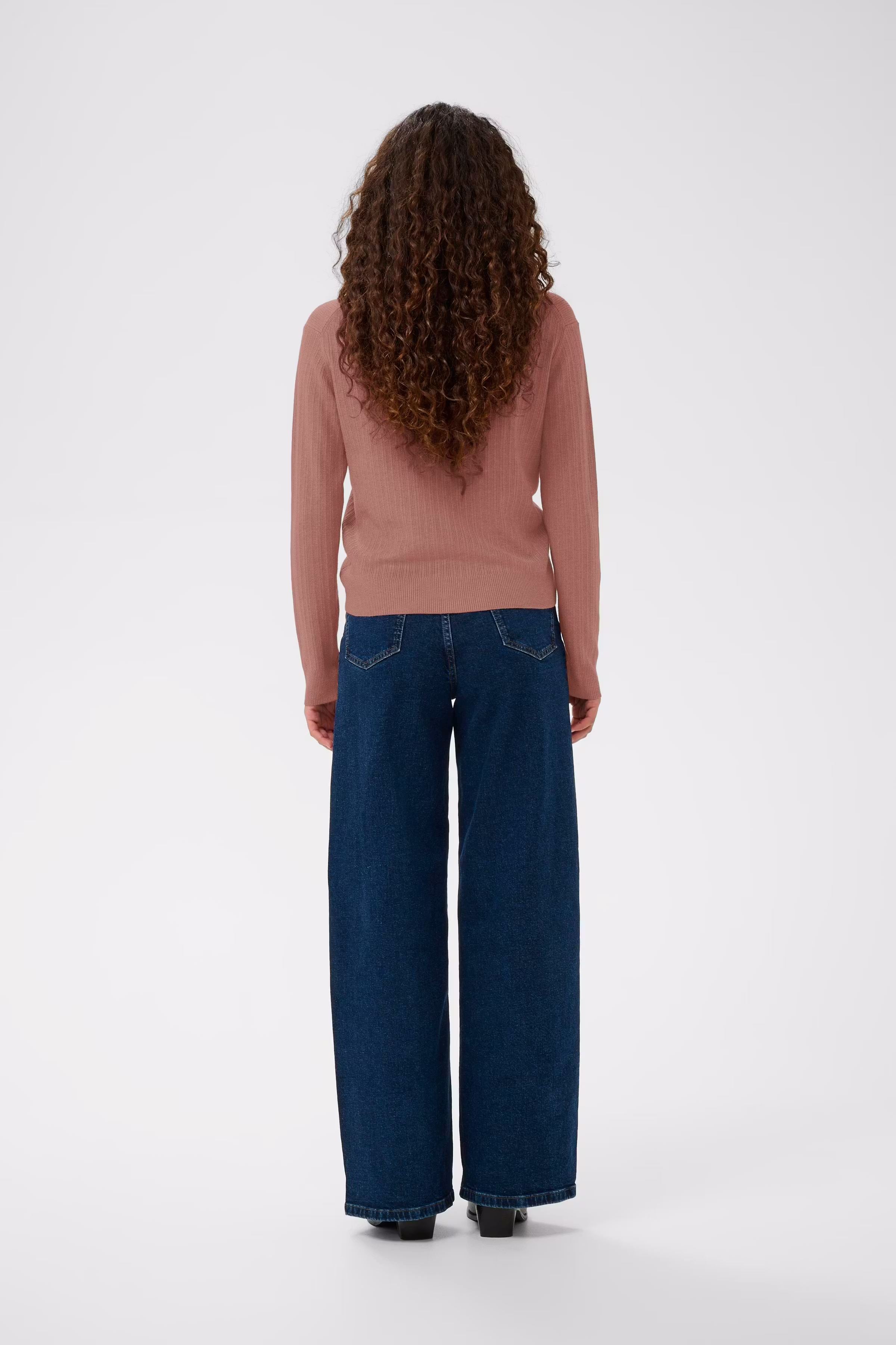 YenahIW Pullover LOOKBOOK BACK 30111123-1715141