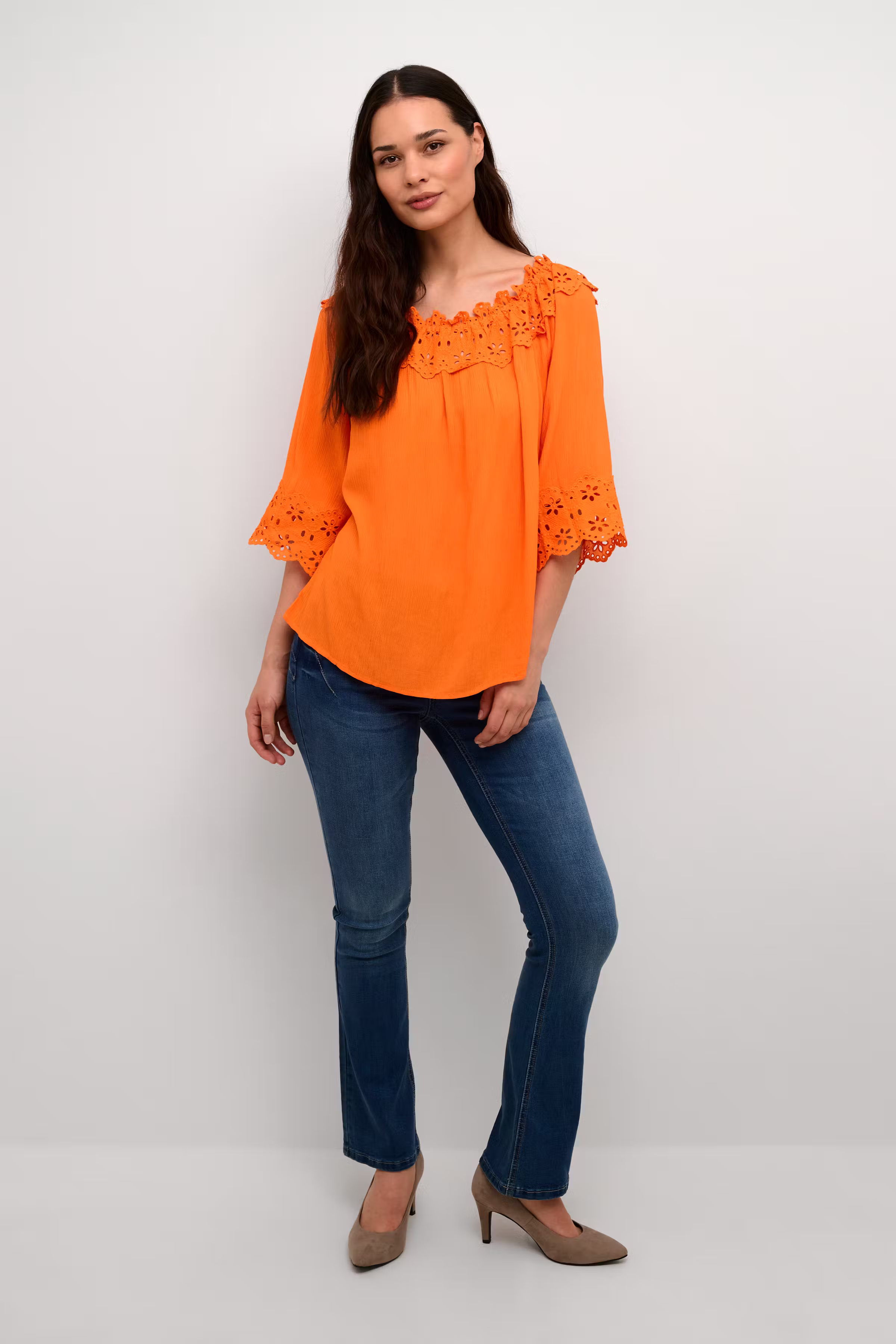 CRBea Blouse LOOKBOOK FRONT 10609788-161453