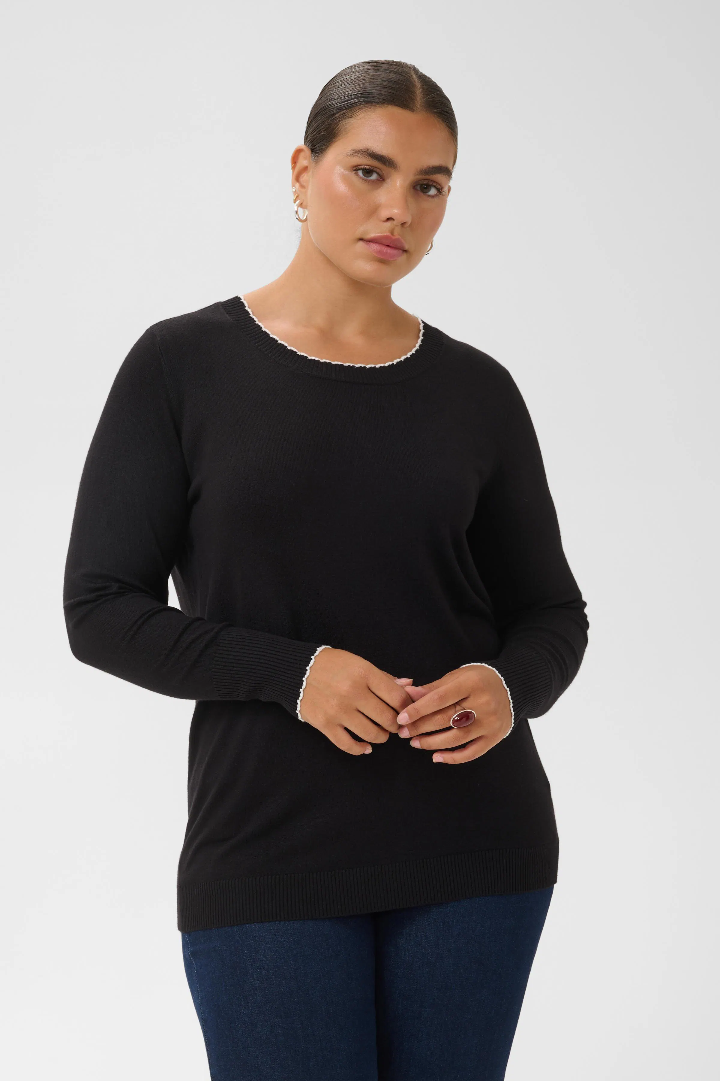 KClizzy Pullover LOOKBOOK FRONT 10584593-100121