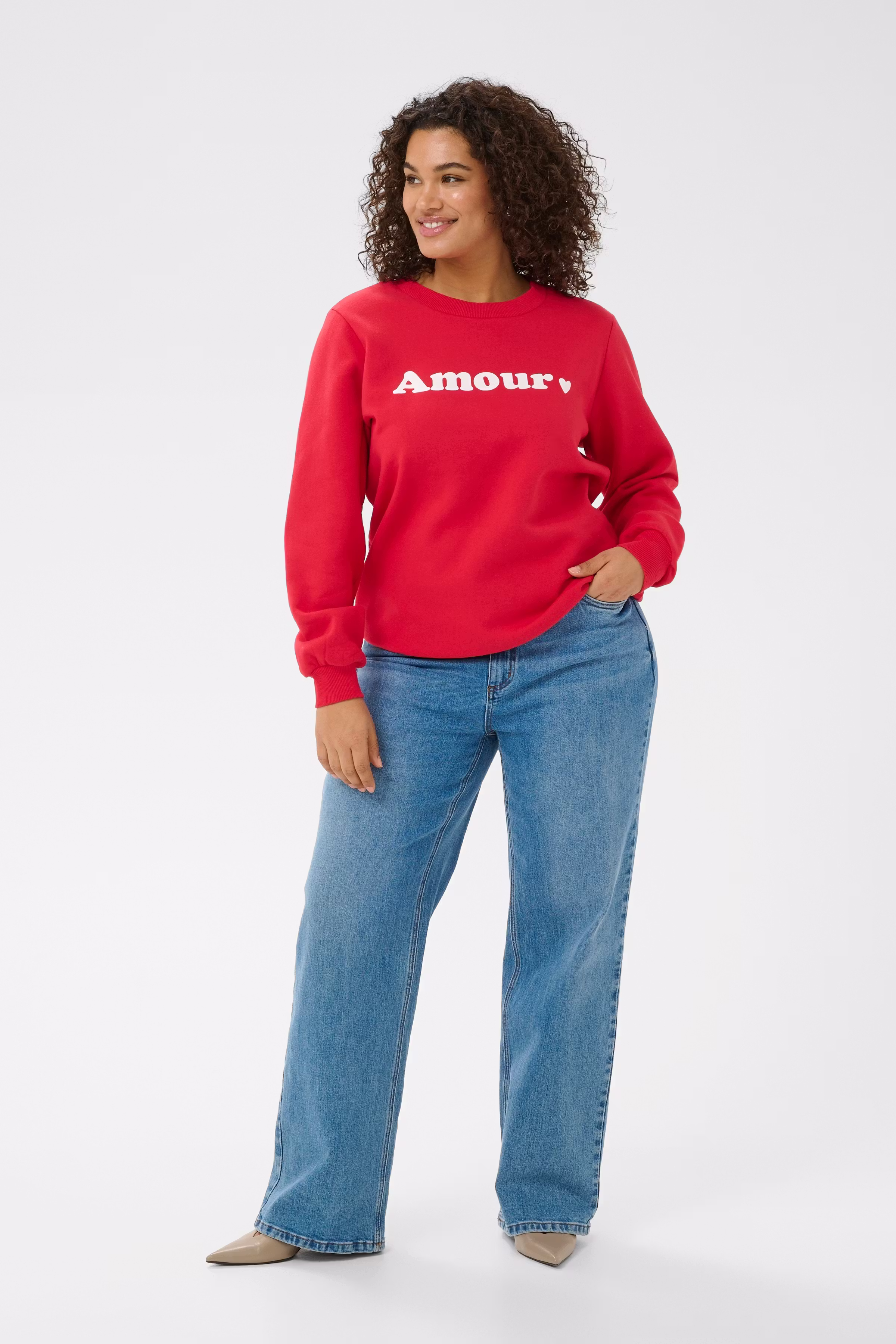 KCmili Sweatshirt LOOKBOOK FRONT 10584220-191664