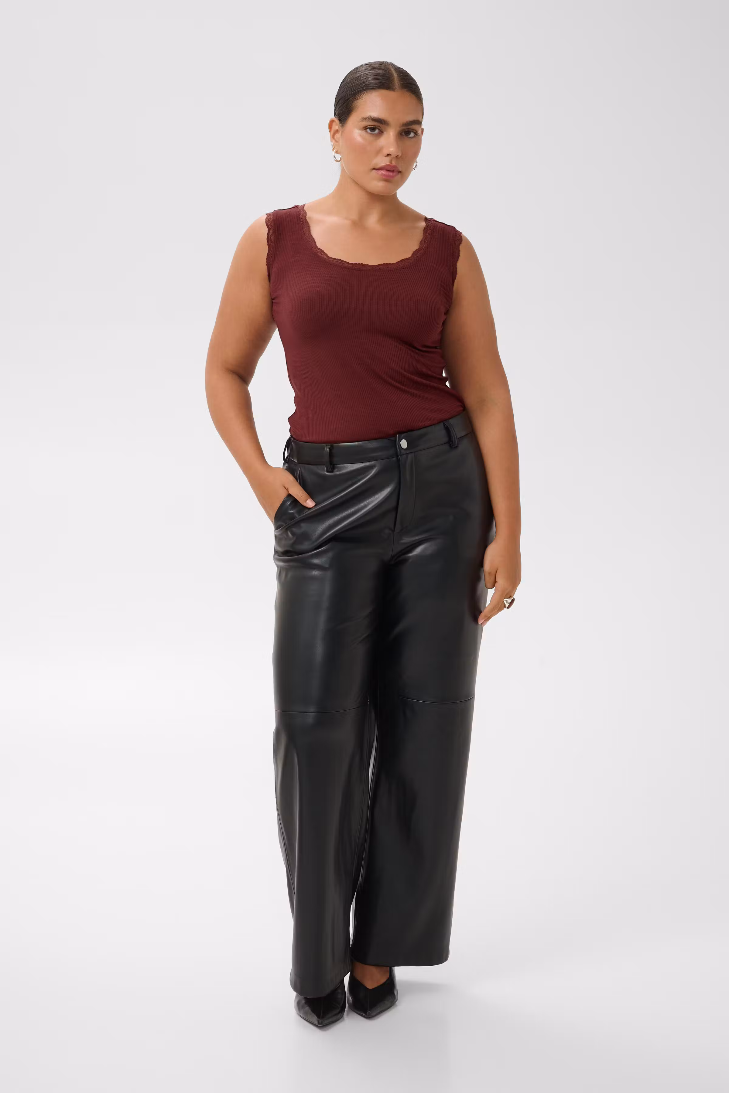 KComia Top LOOKBOOK FRONT 10583468-191525