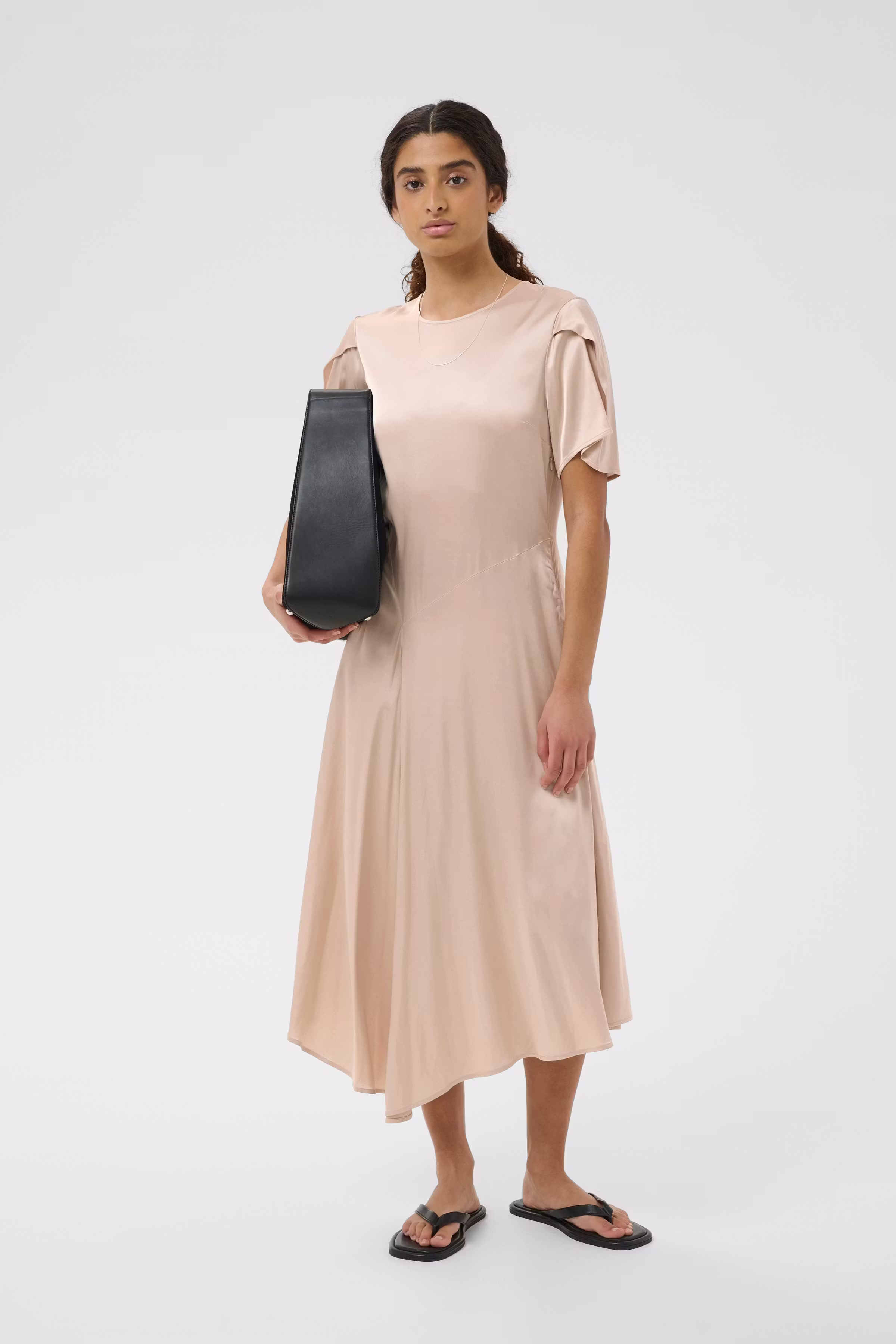 LATINIW Jurk LOOKBOOK FRONT 30112465-130403