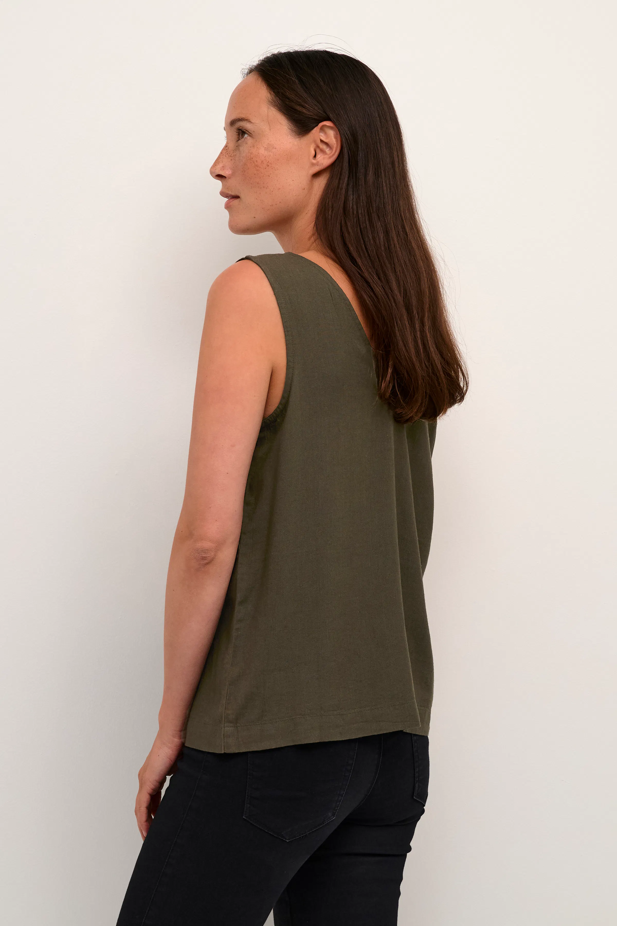 KAmilia Lin Top LOOKBOOK BACK 10508426-190414