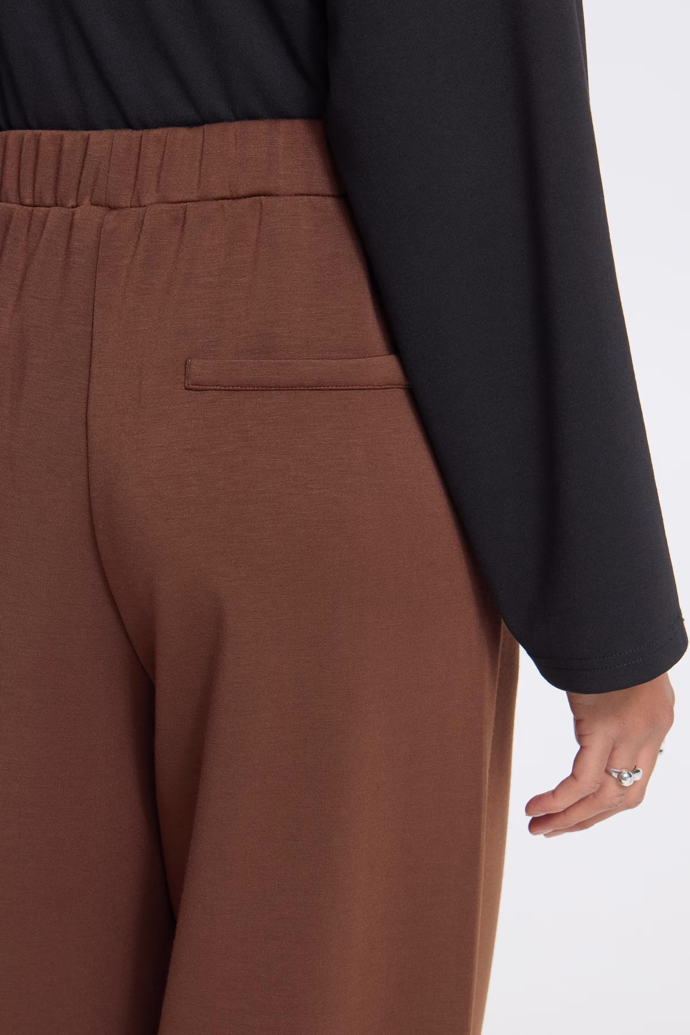 IHNAIDA Hose LOOKBOOK DETAIL 20126134-191419