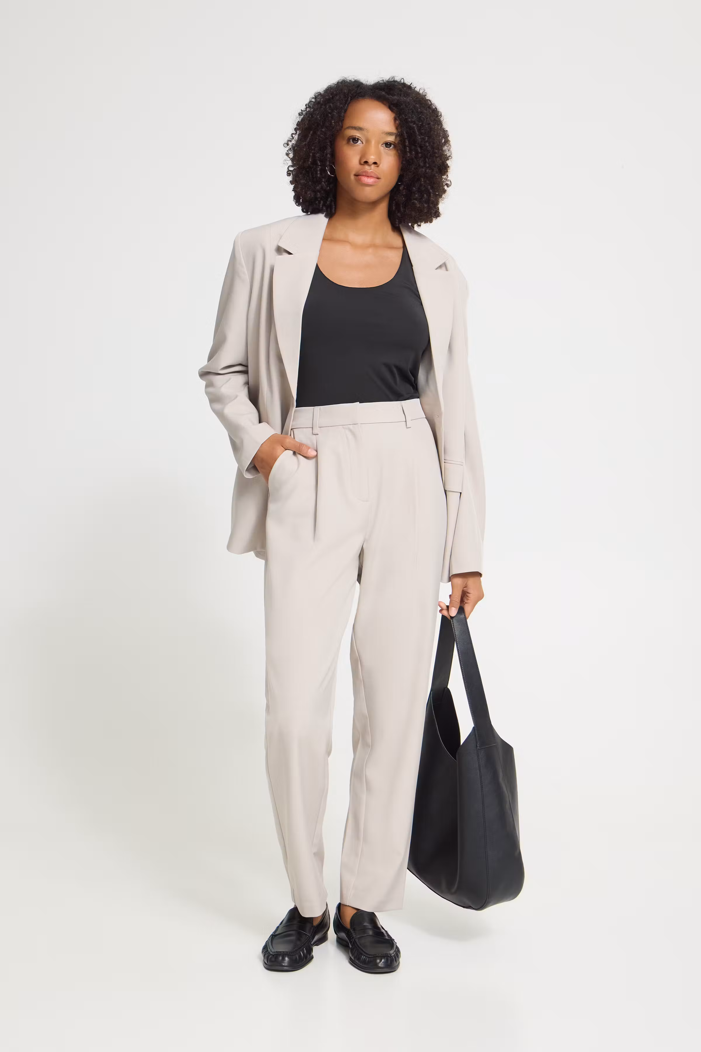 IHFAVA Ancle Hose LOOKBOOK FRONT 20125680-1500001