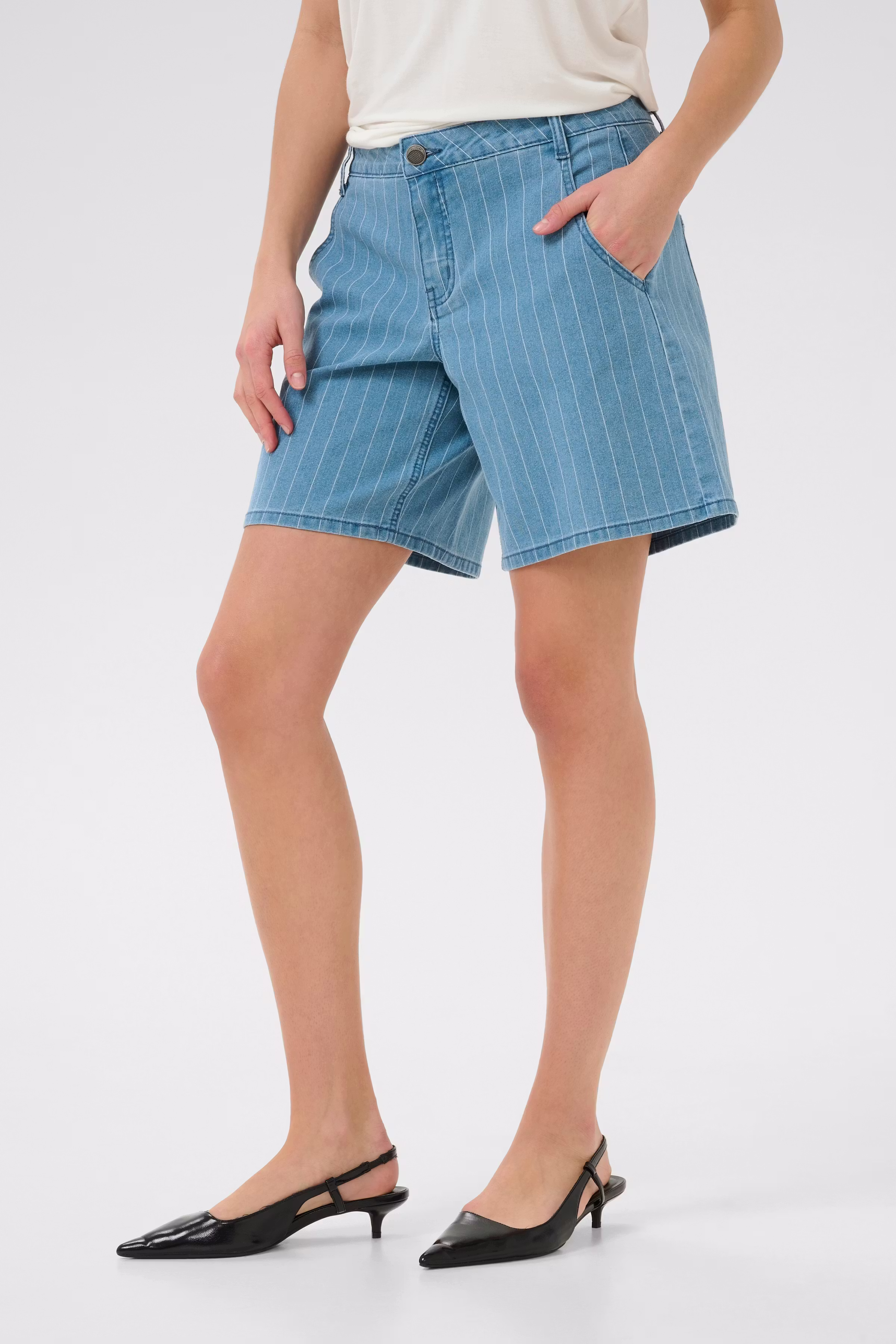 CUrenny Shorts LOOKBOOK FRONT 50111855-107671