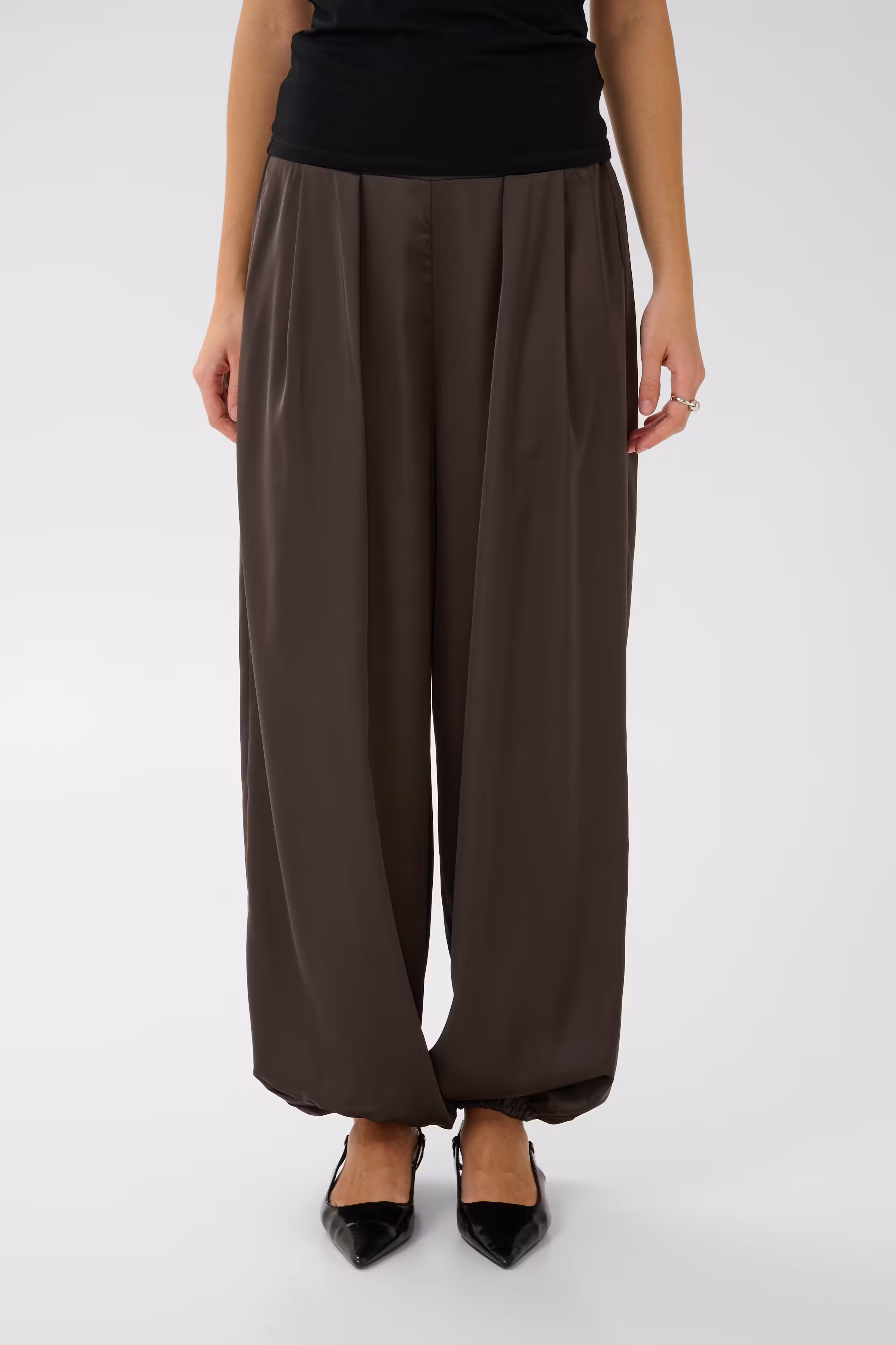 KAfaye Hose LOOKBOOK FRONT 10513193-190915