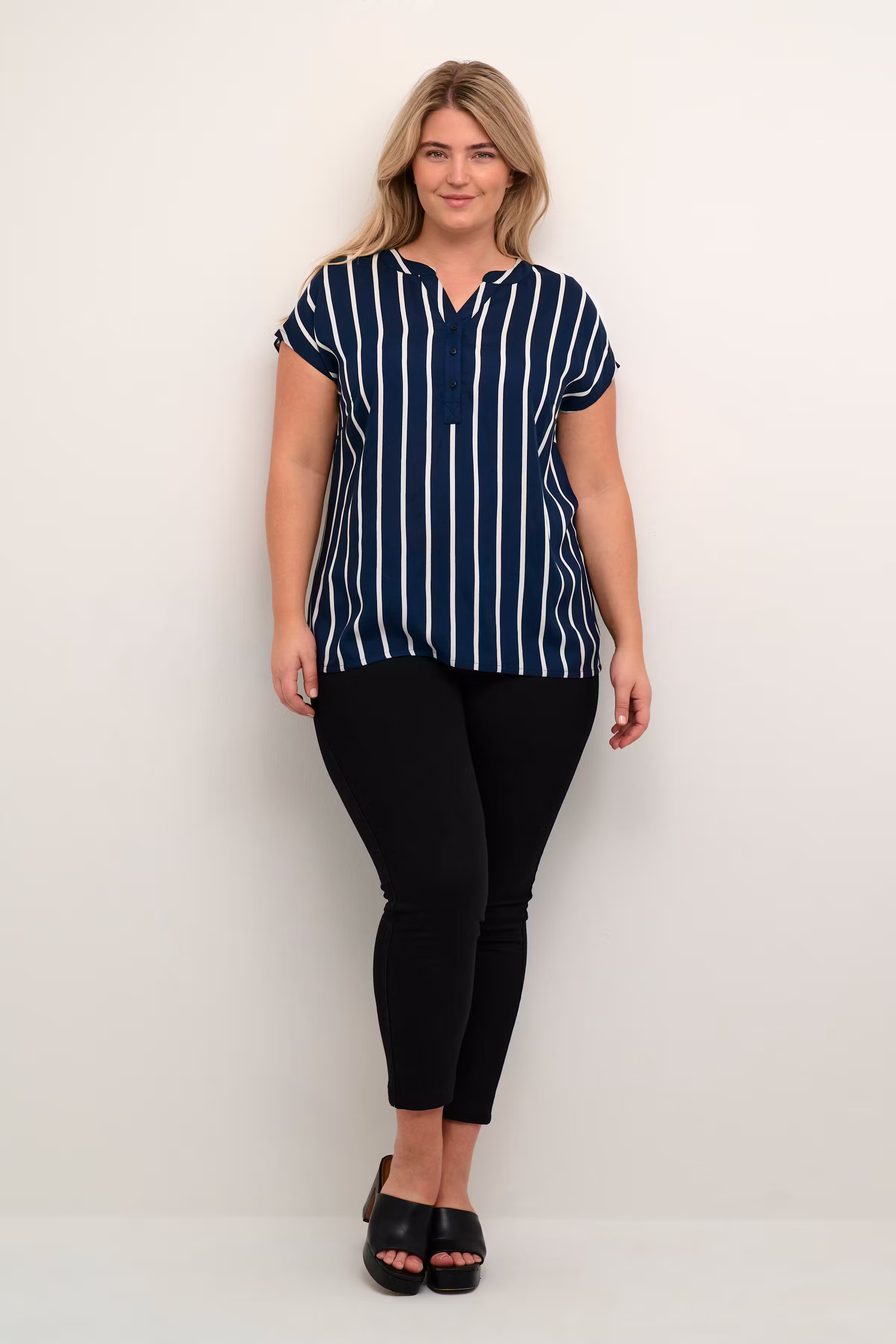 KCsida Blouse LOOKBOOK FRONT 10581573-105120