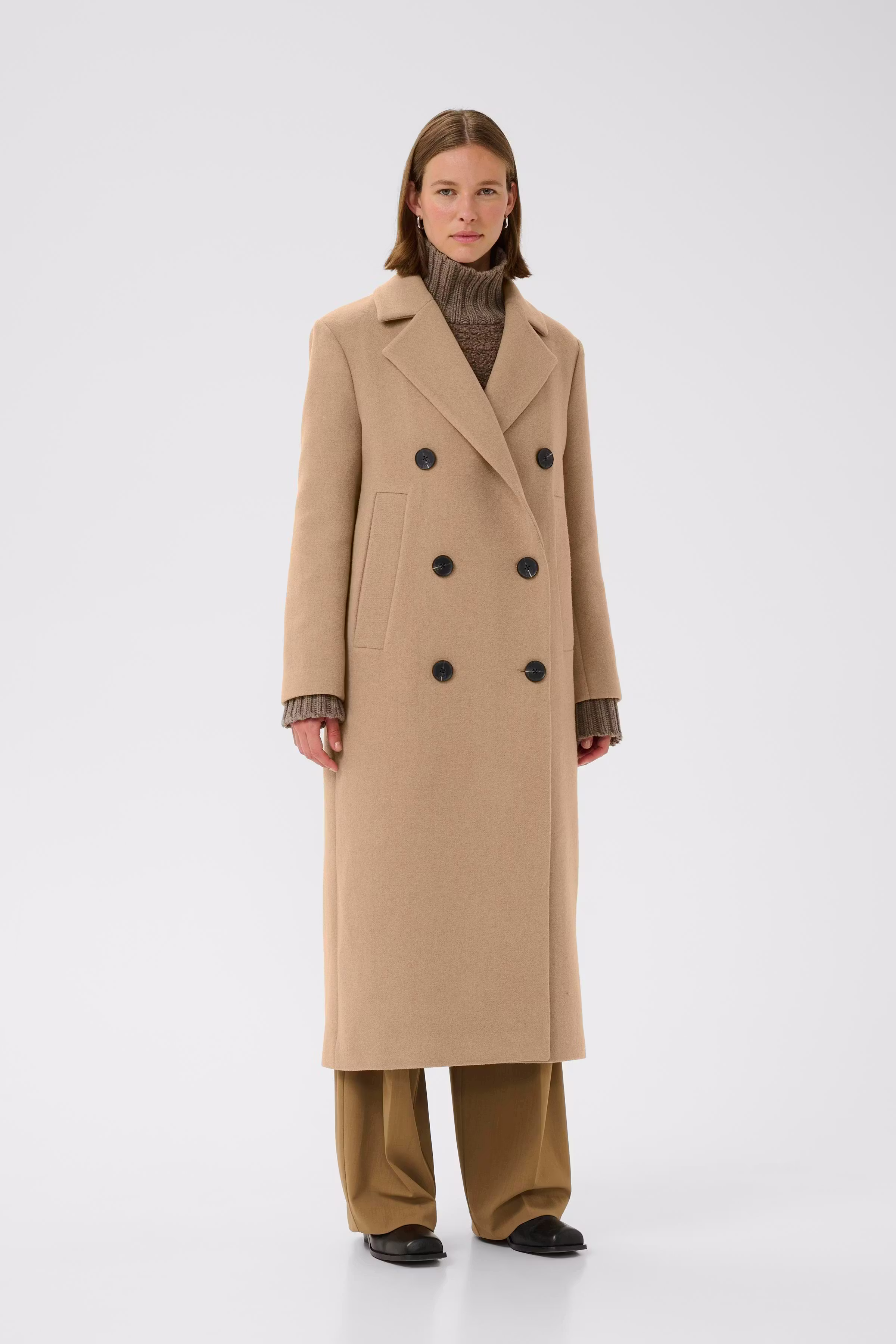 YunahIW Mantel LOOKBOOK FRONT 30110610-171327