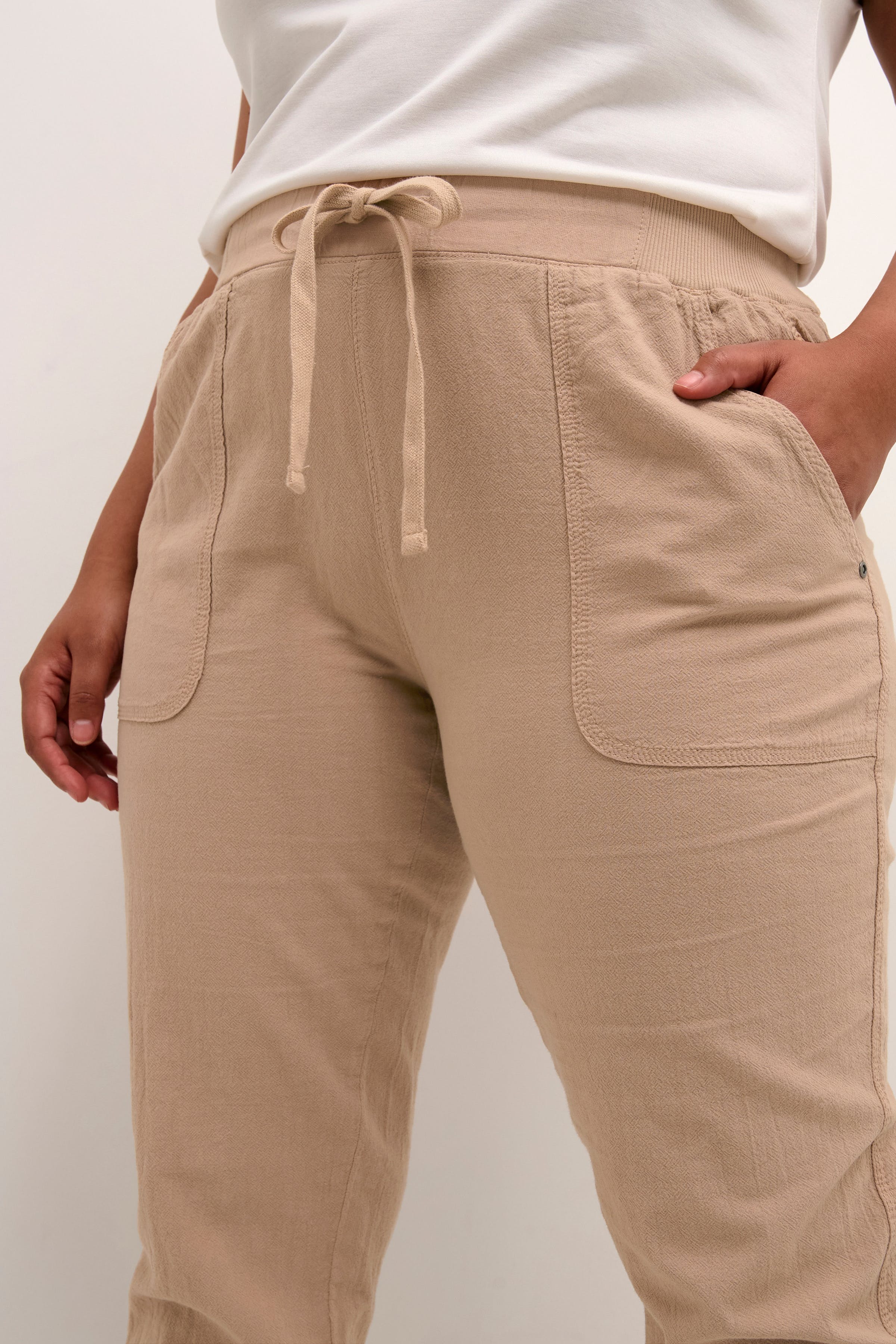 KCnana Trousers LOOKBOOK DETAIL 10581492-101239