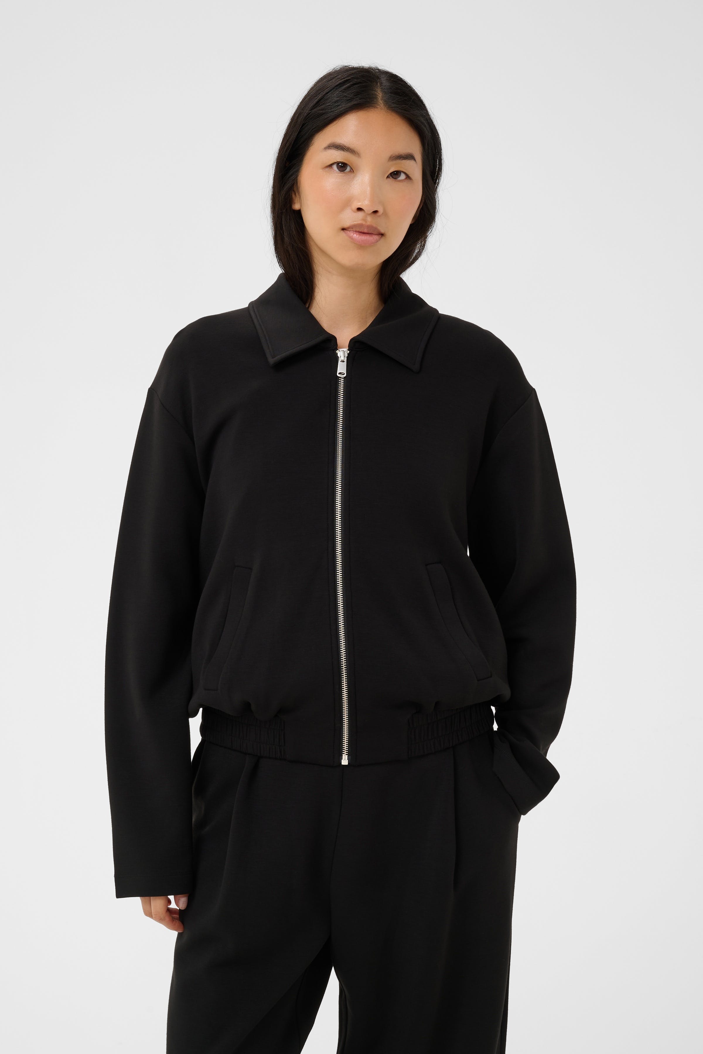 ChenayaPW Sweatshirt LOOKBOOK FRONT 30310826-194008