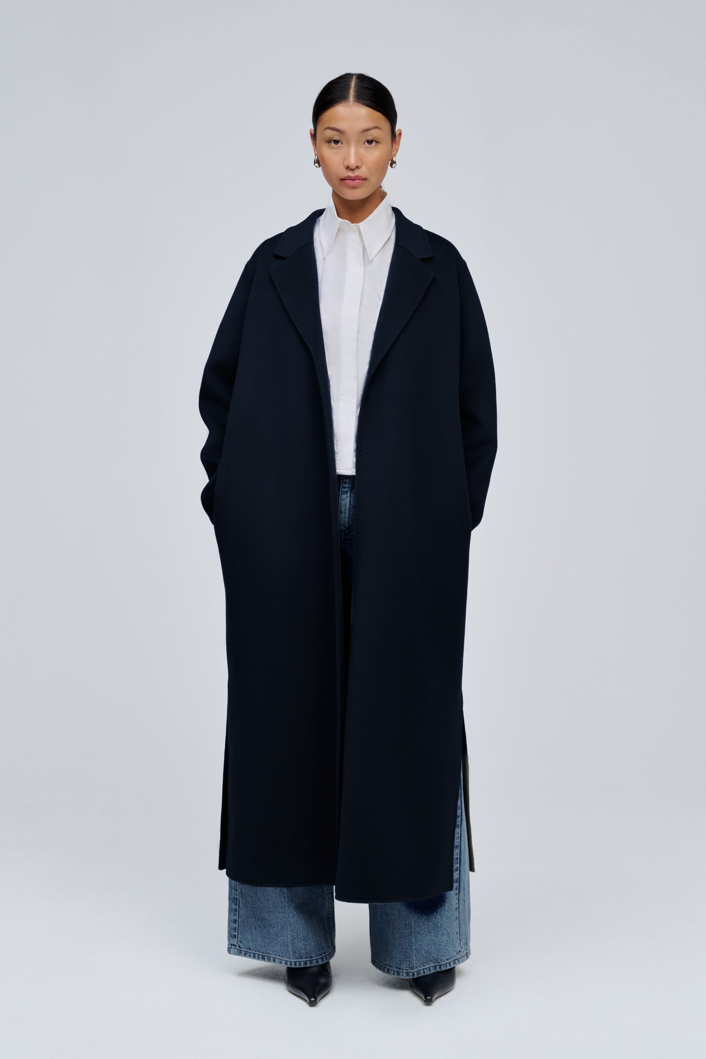 IOCelia Sue Coat LOOKBOOK FRONT 30600090-BL900