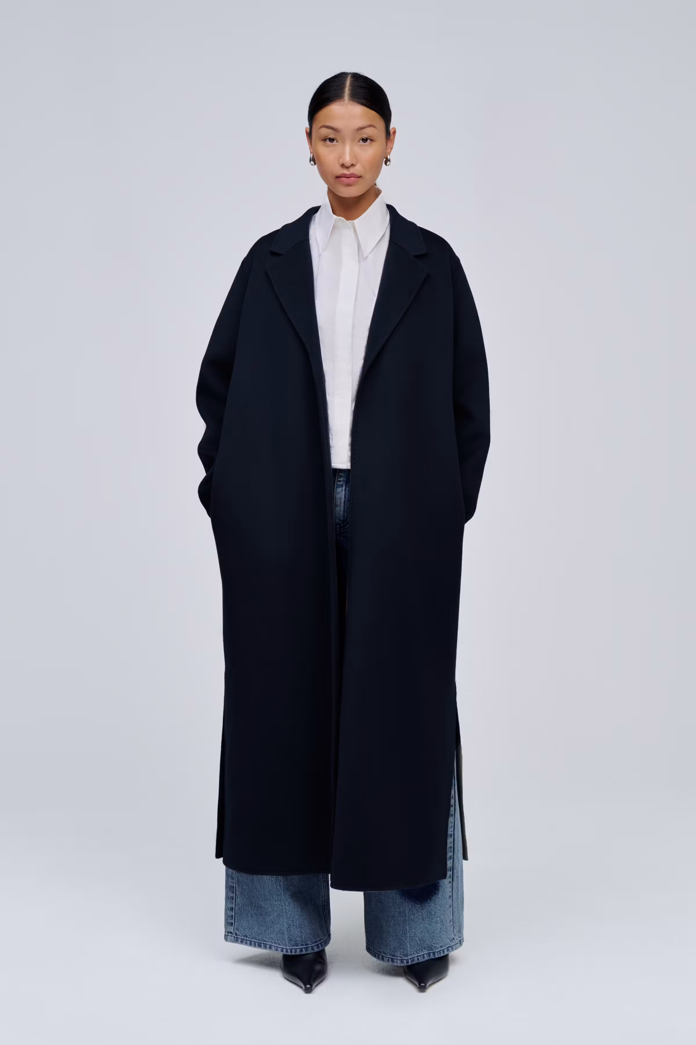 IOCelia Sue Coat LOOKBOOK FRONT 30600090-BL900