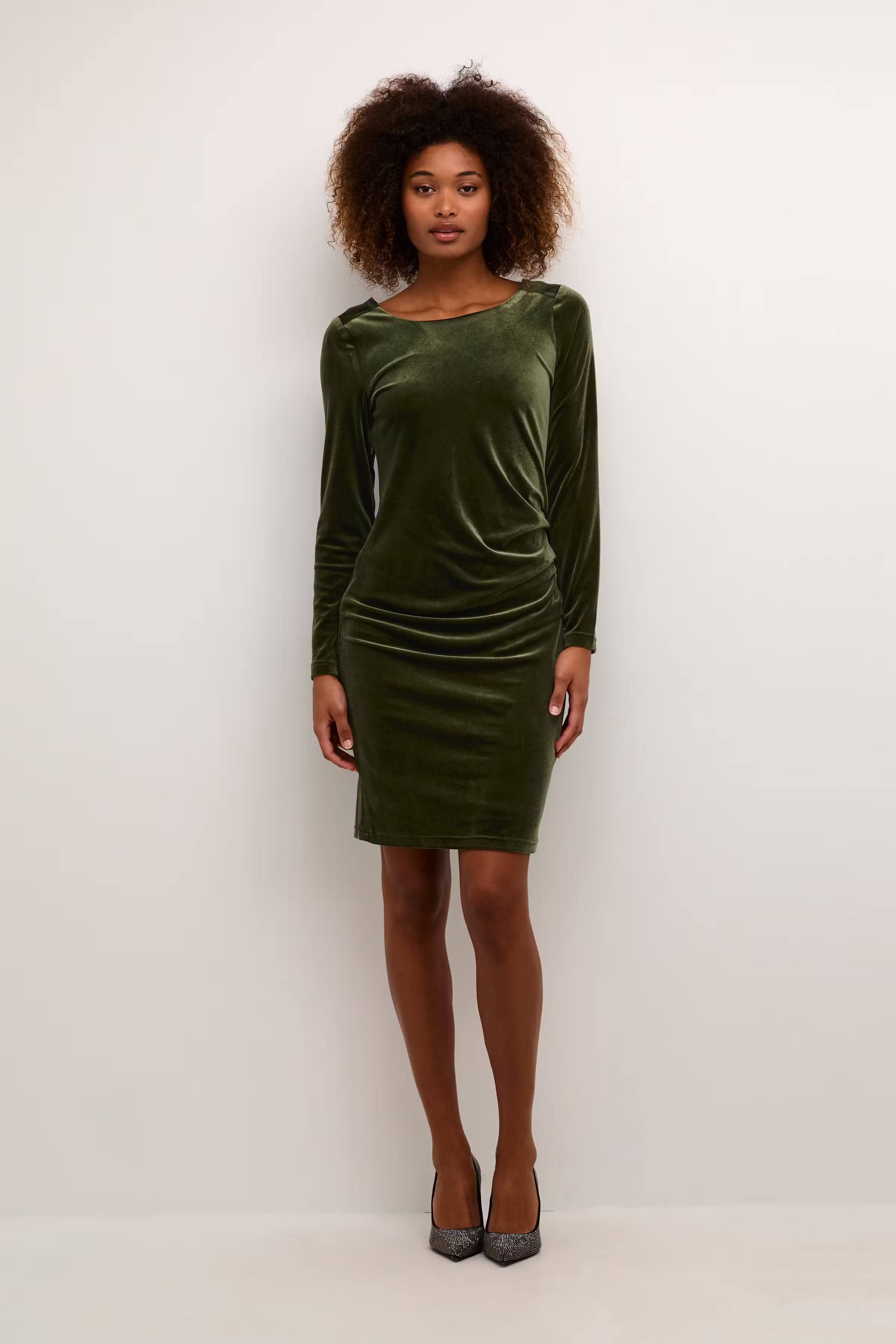 Kelly Velourkjole LOOKBOOK FRONT 10501495-190414