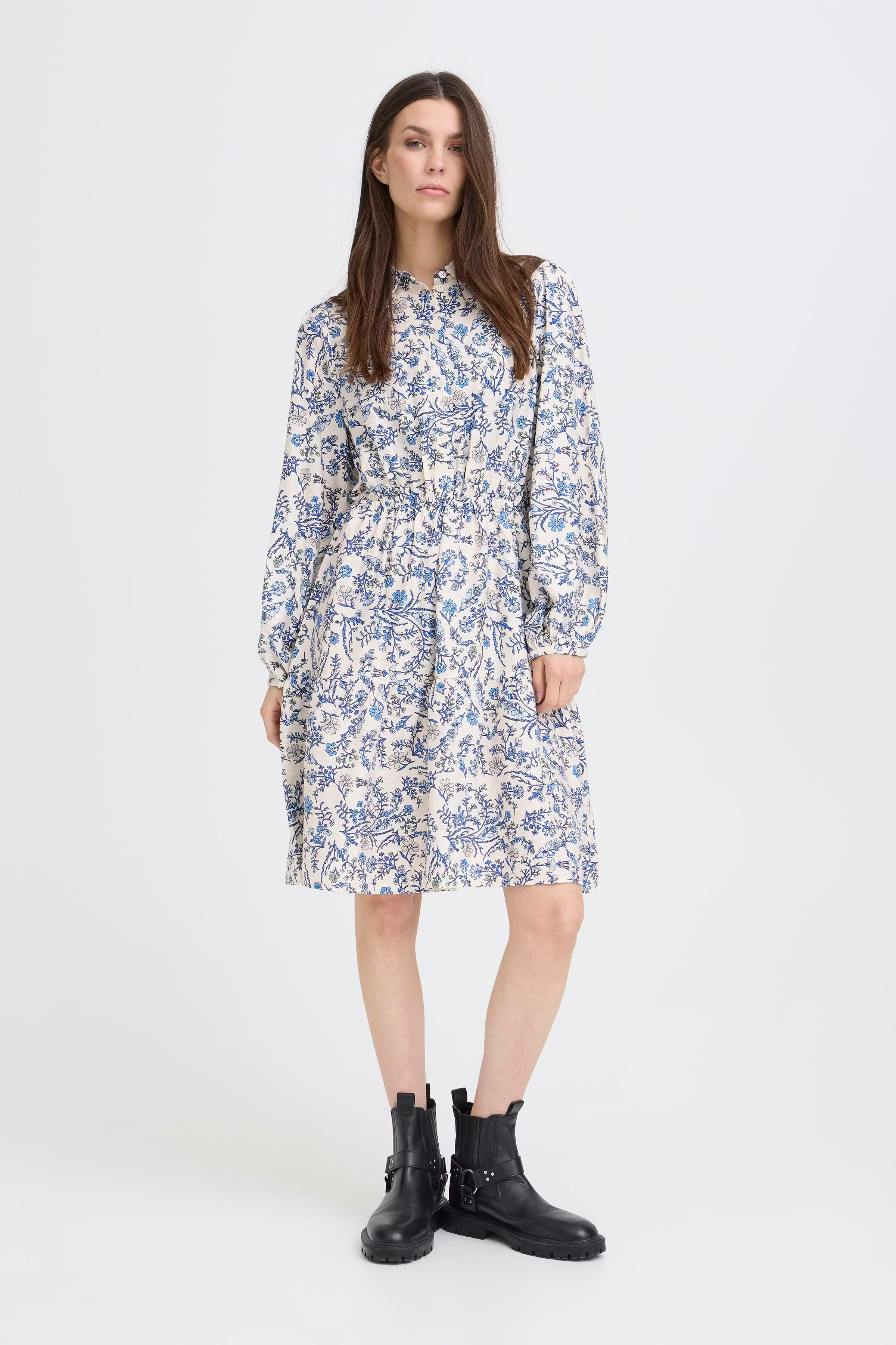 PZABRINA Kjole LOOKBOOK FRONT 50210319-164020