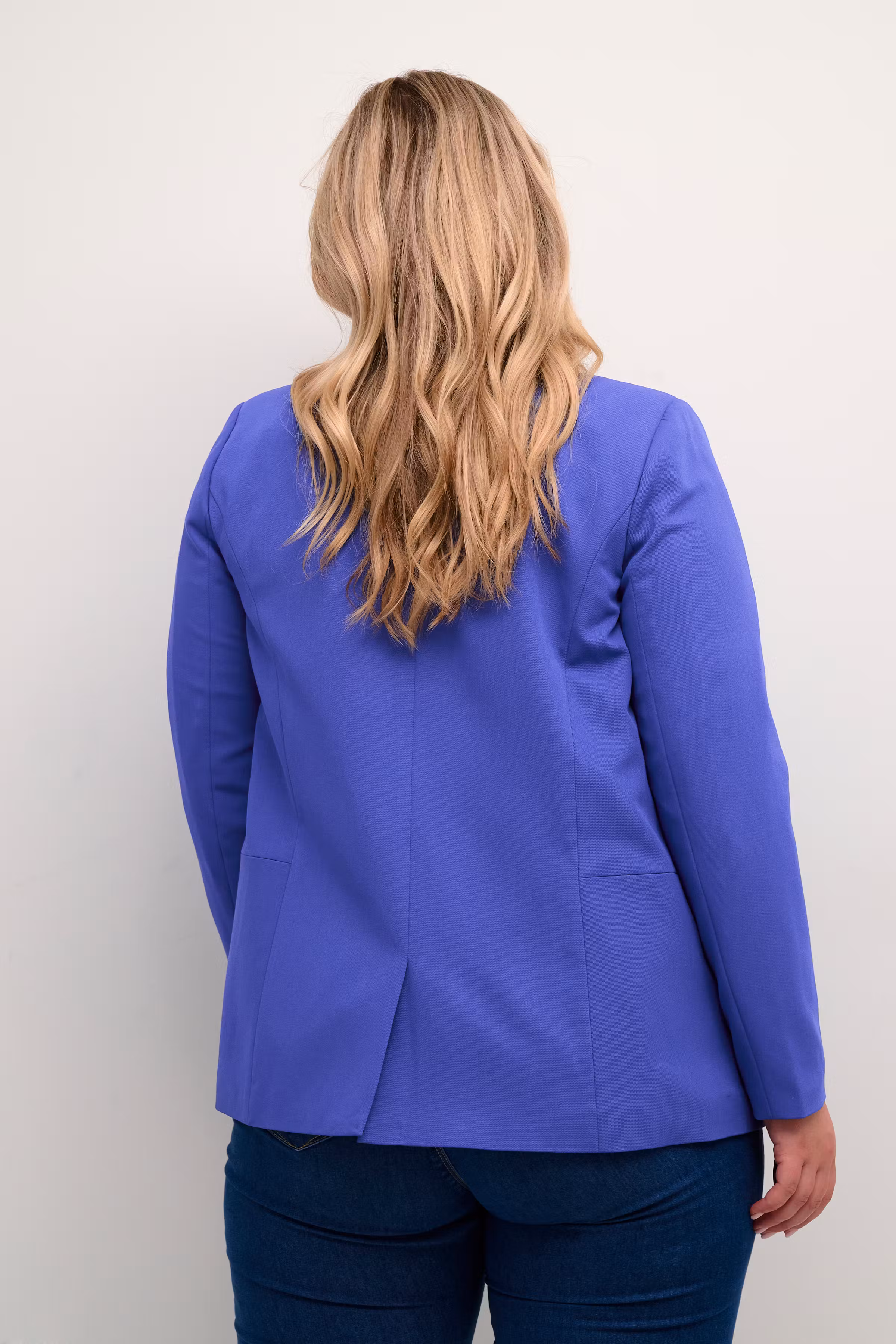 KCsakira Blazer LOOKBOOK BACK 10580933-193951