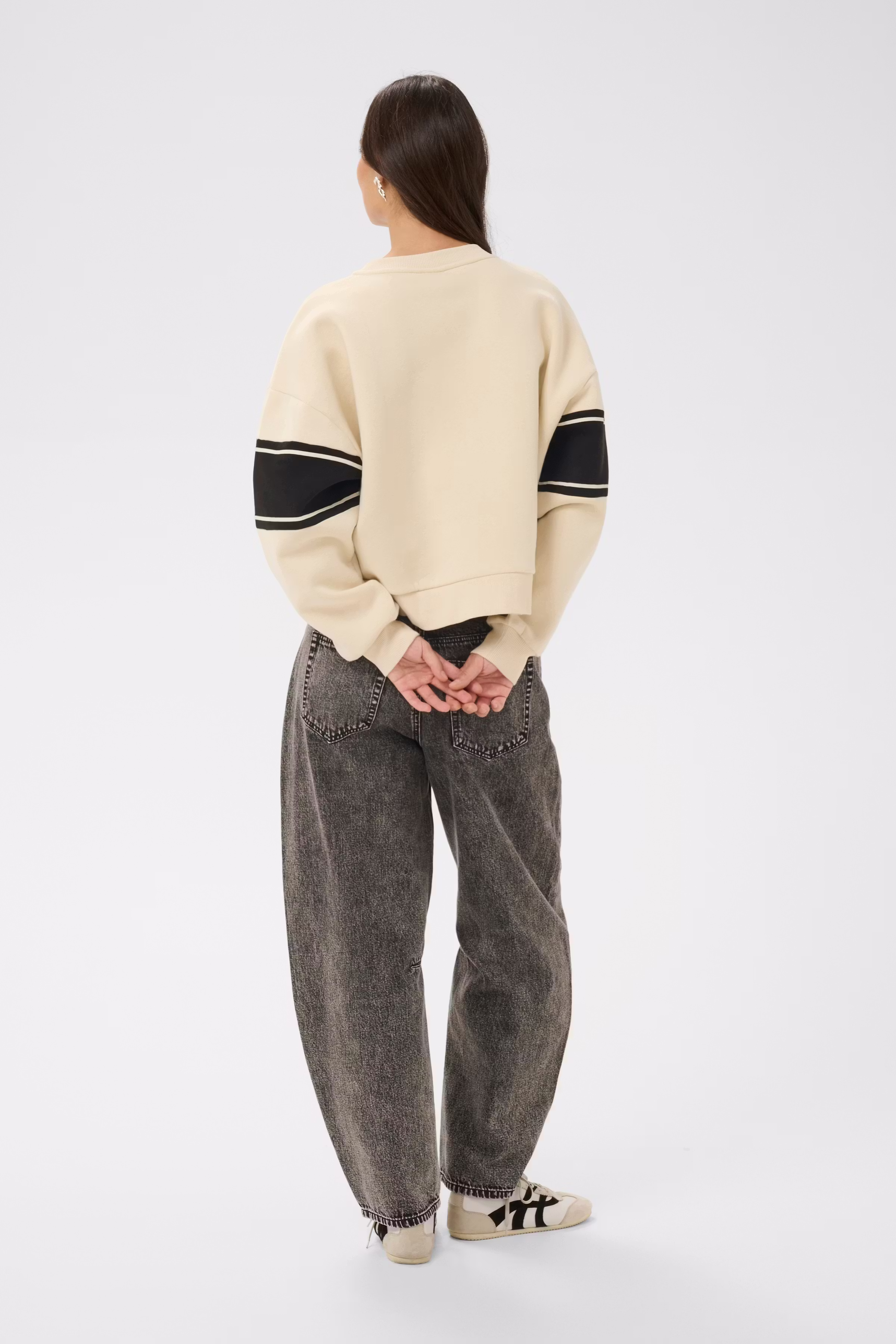 KAassia Sweatshirt LOOKBOOK BACK 10511063-125202