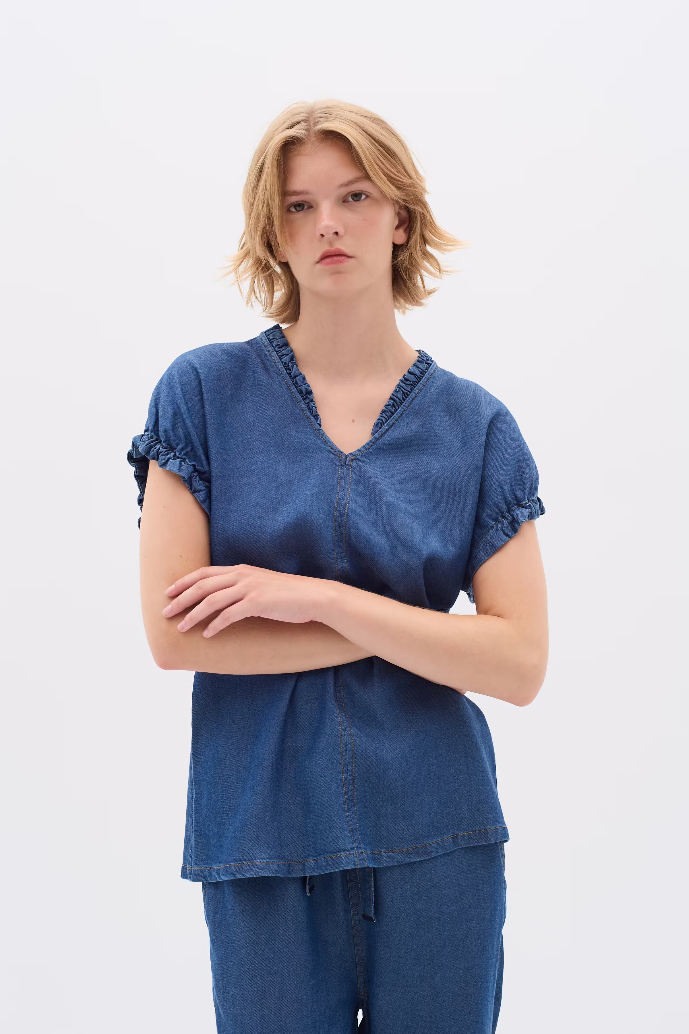 RachelIW Top LOOKBOOK FRONT 30110313-301979