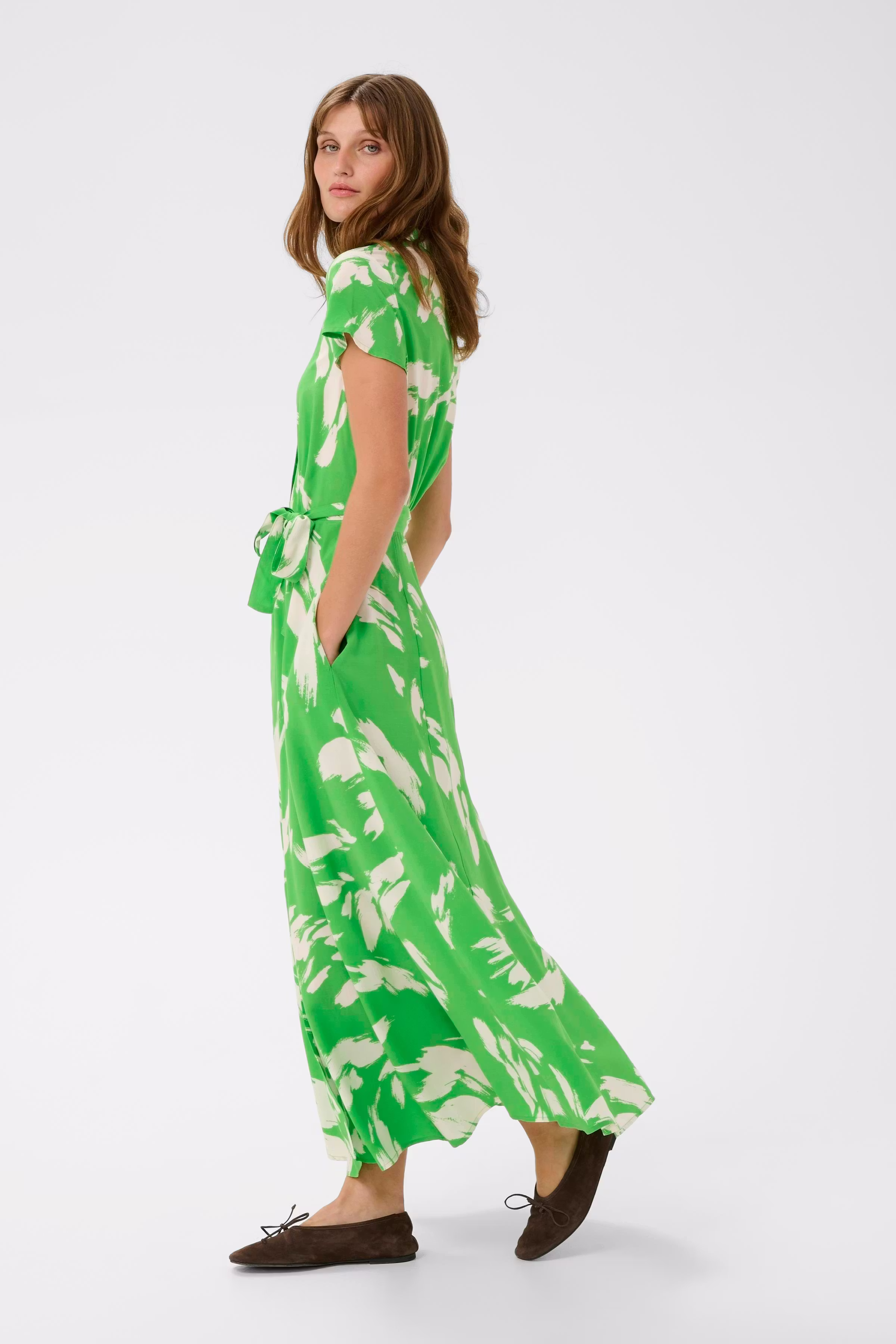 SLArjana Kleid LOOKBOOK FRONT 30404807-304704