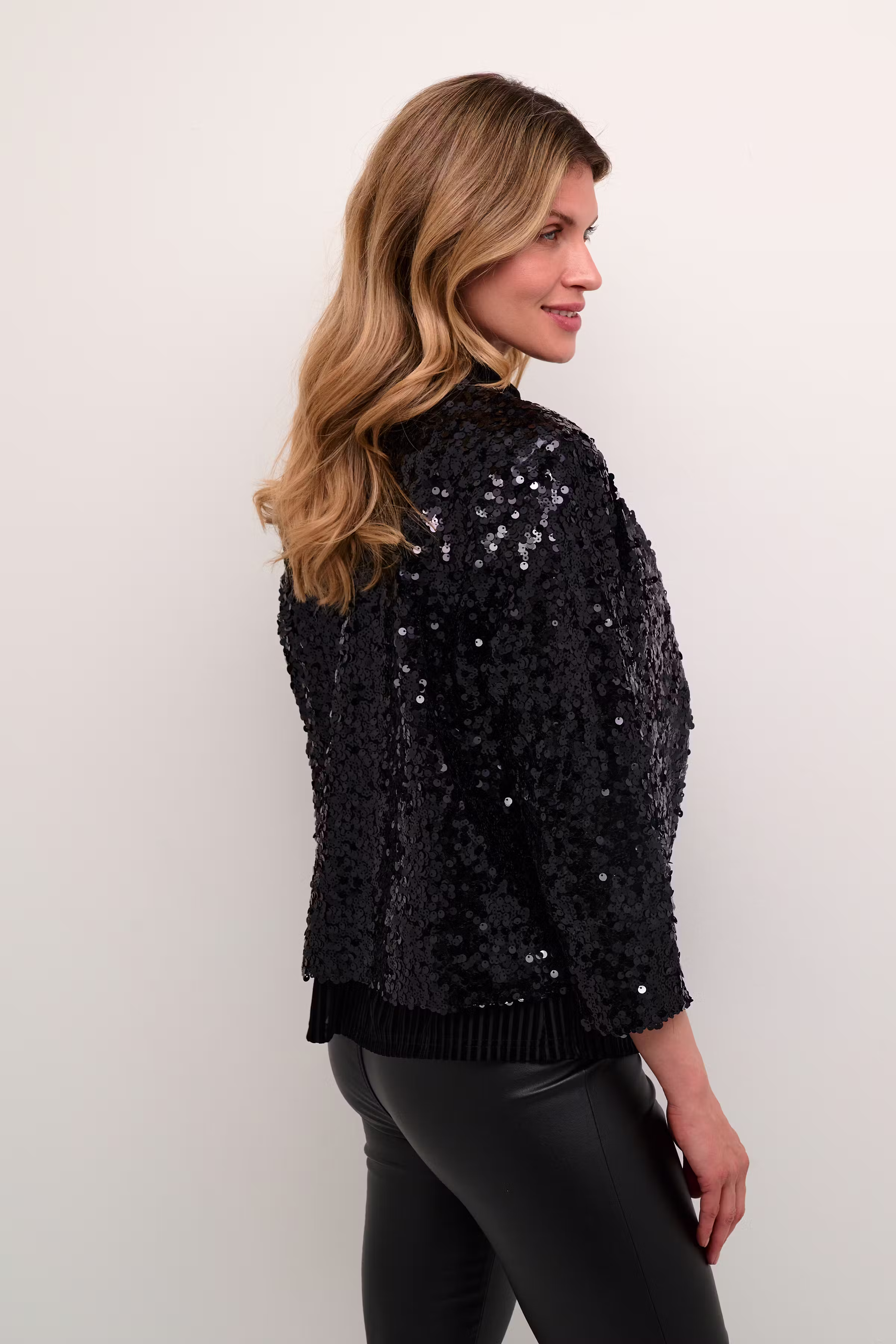 KAluisa Bolero LOOKBOOK FRONT 10552162-100643