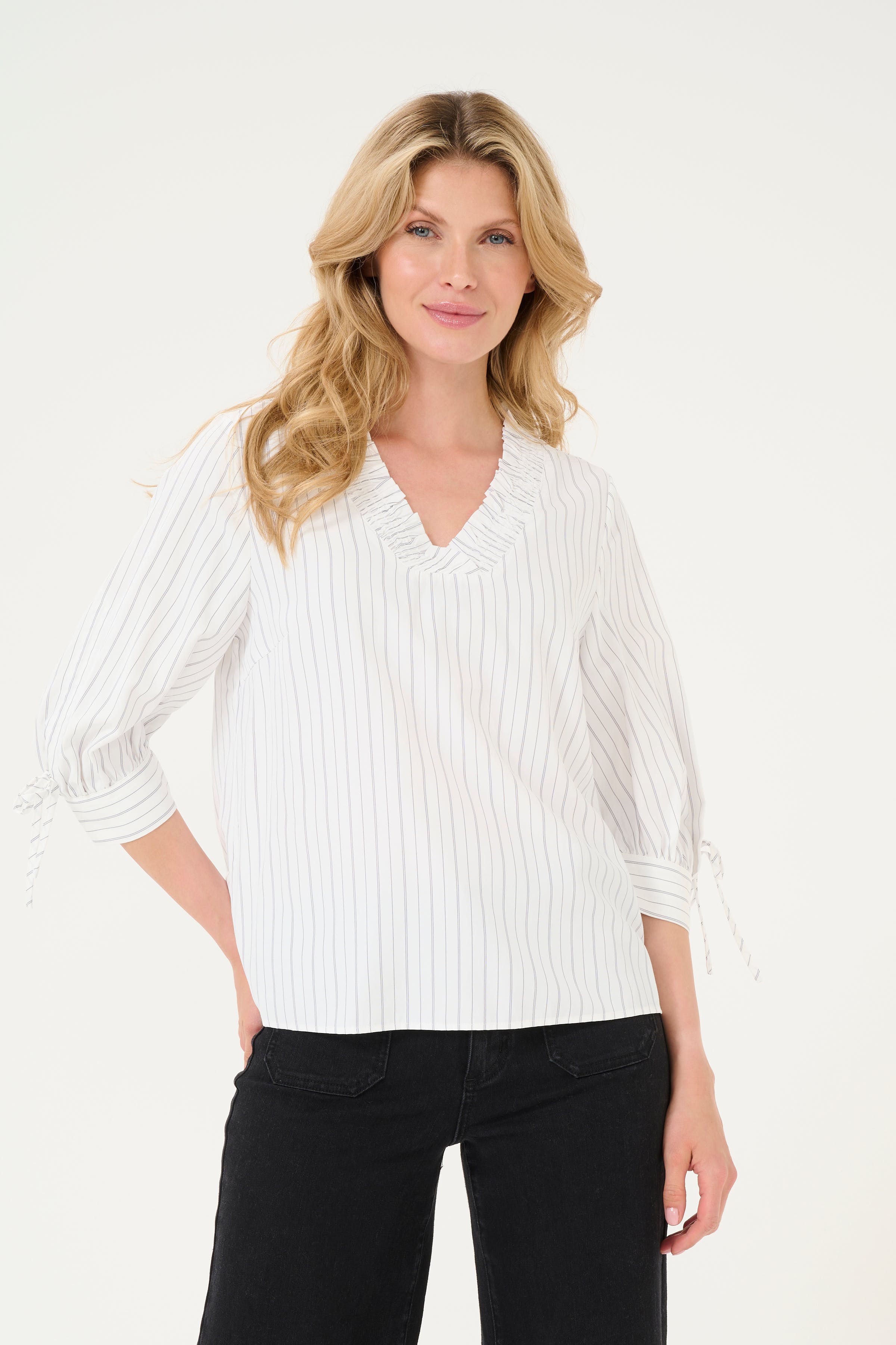 KAtara Blouse LOOKBOOK FRONT 10552367-107201