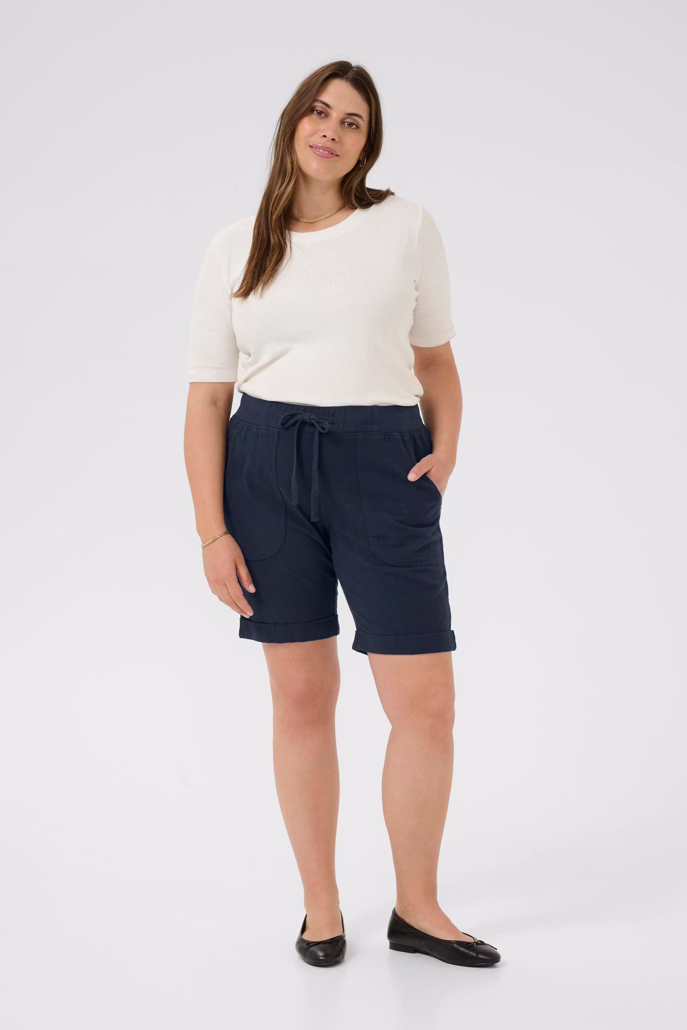 KCnana Shorts LOOKBOOK FRONT 10580270-194020