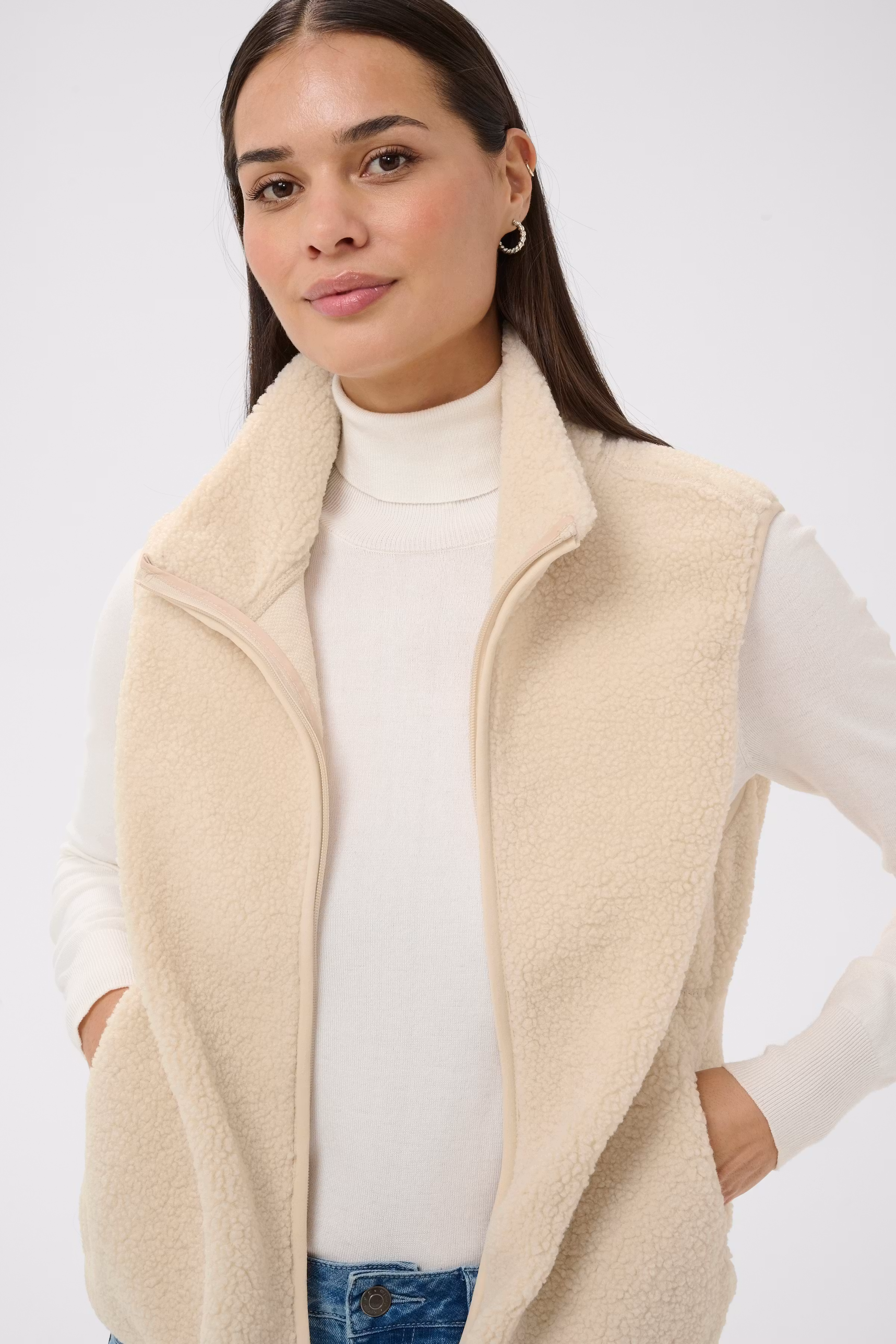 KAally Vest LOOKBOOK DETAIL 10512029-120601