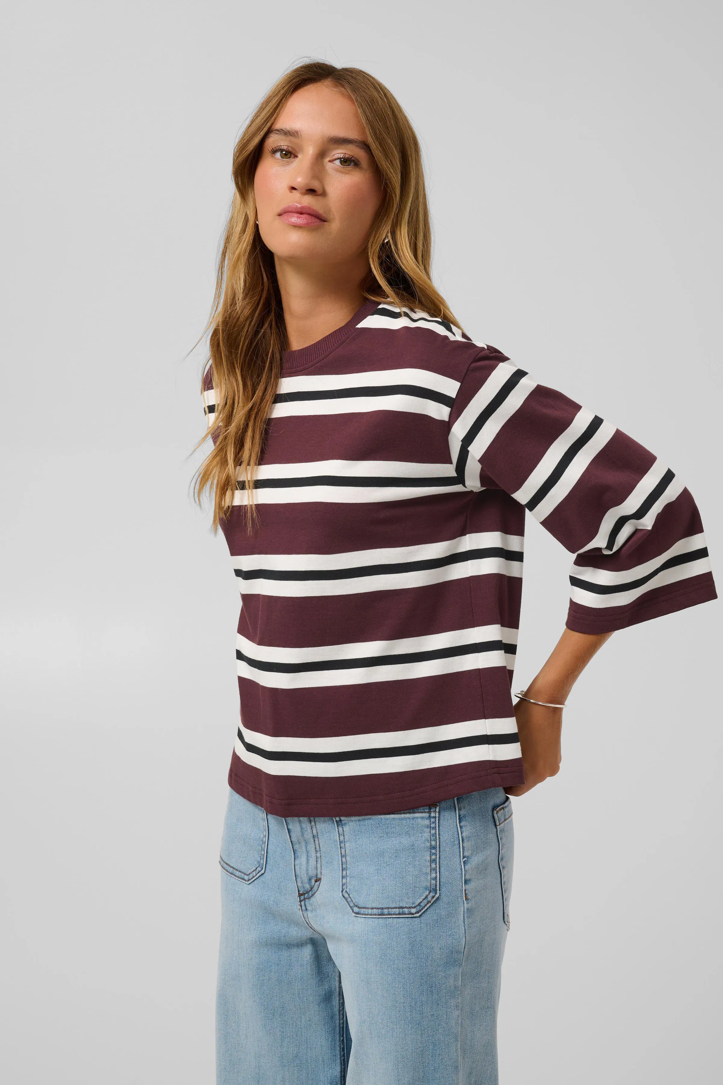 KAwinny T-shirt LOOKBOOK FRONT 10512224-109917