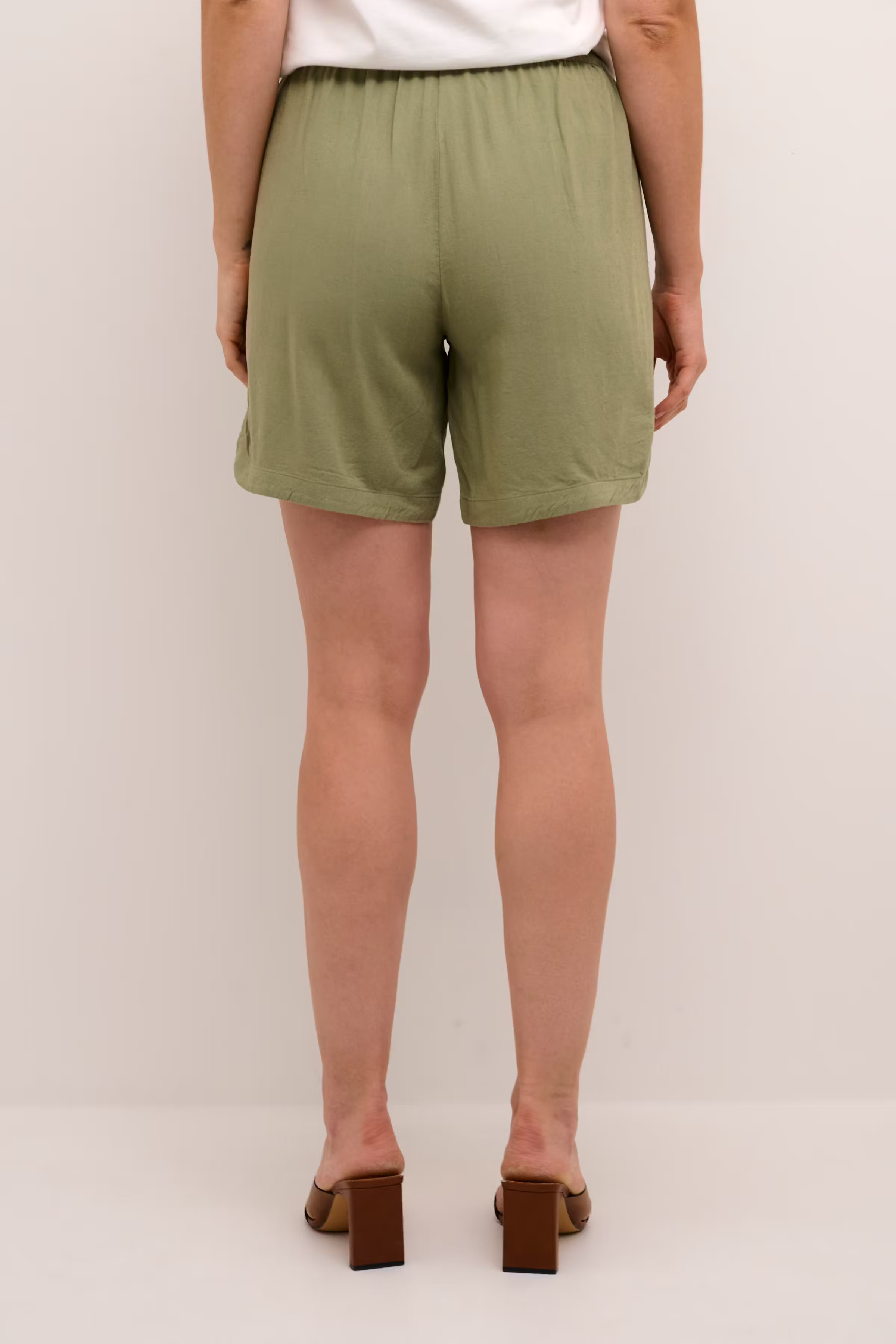 CRVenta Leinen Shorts LOOKBOOK BACK 10612576-170115